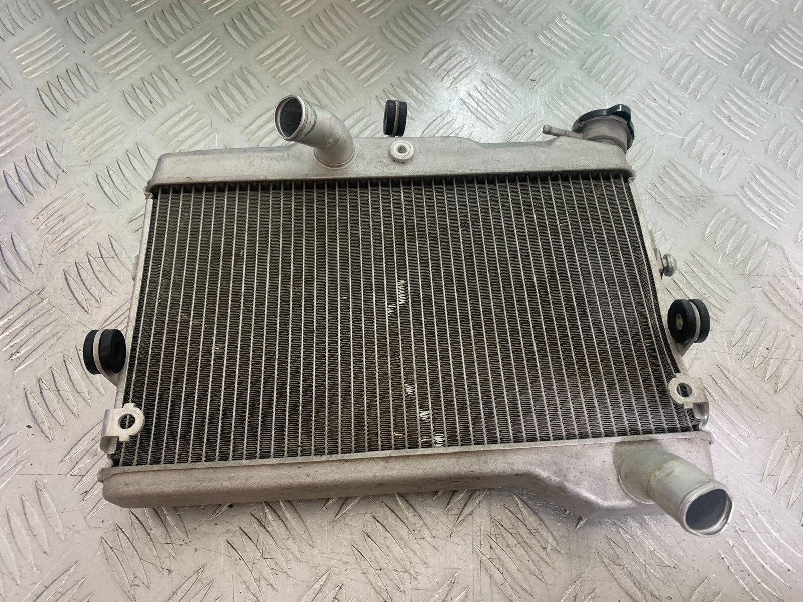 YAMAHA YZF R7 RADIATOR  YEAR 2022-2025 (CMB1255)