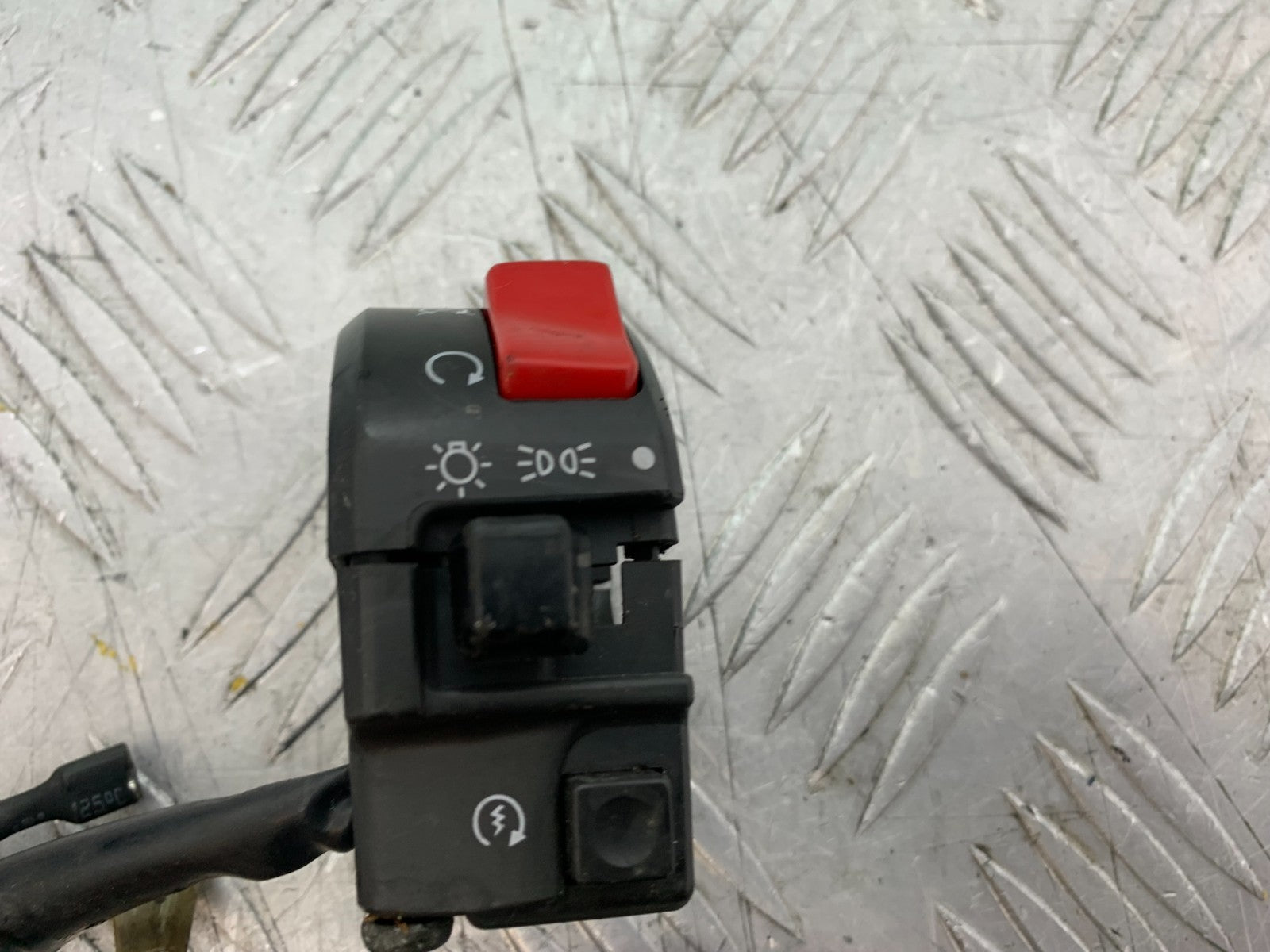 KAWASAKI ZX9R ZX9 R RIGHT SWITCH GEAR  YEAR 1998-1999 (CMB1329)