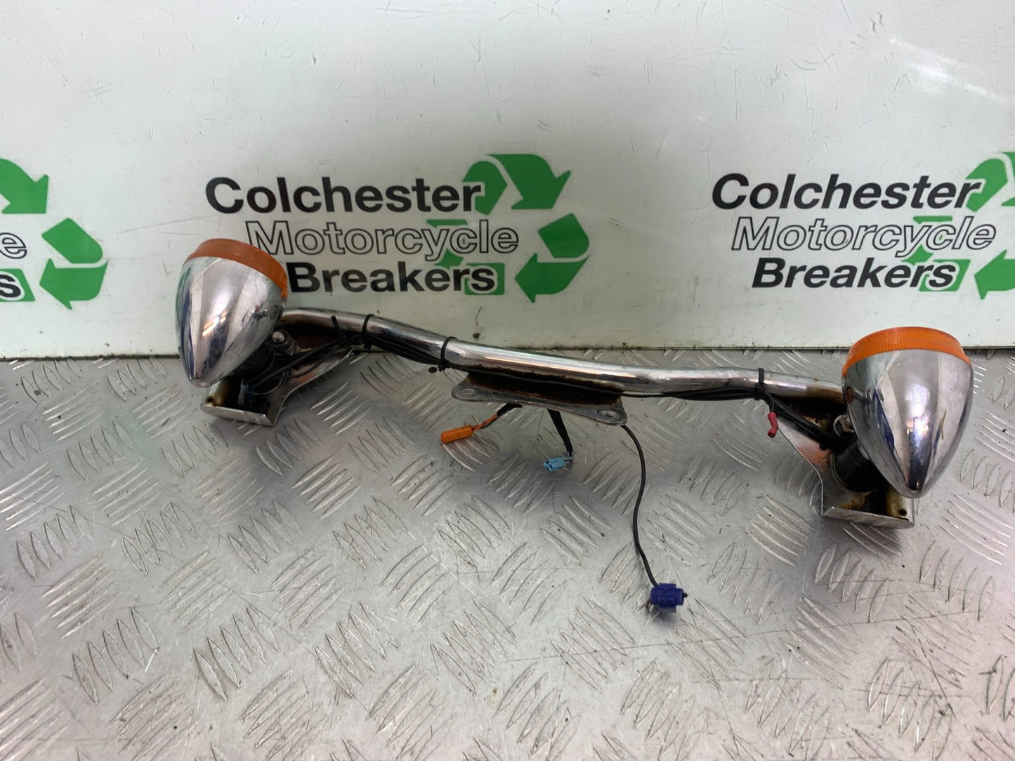 HONDA VT750 SHADOW FRONT INDICATORS AND BRACKET  YEAR 2003-2004 (CMB1265)