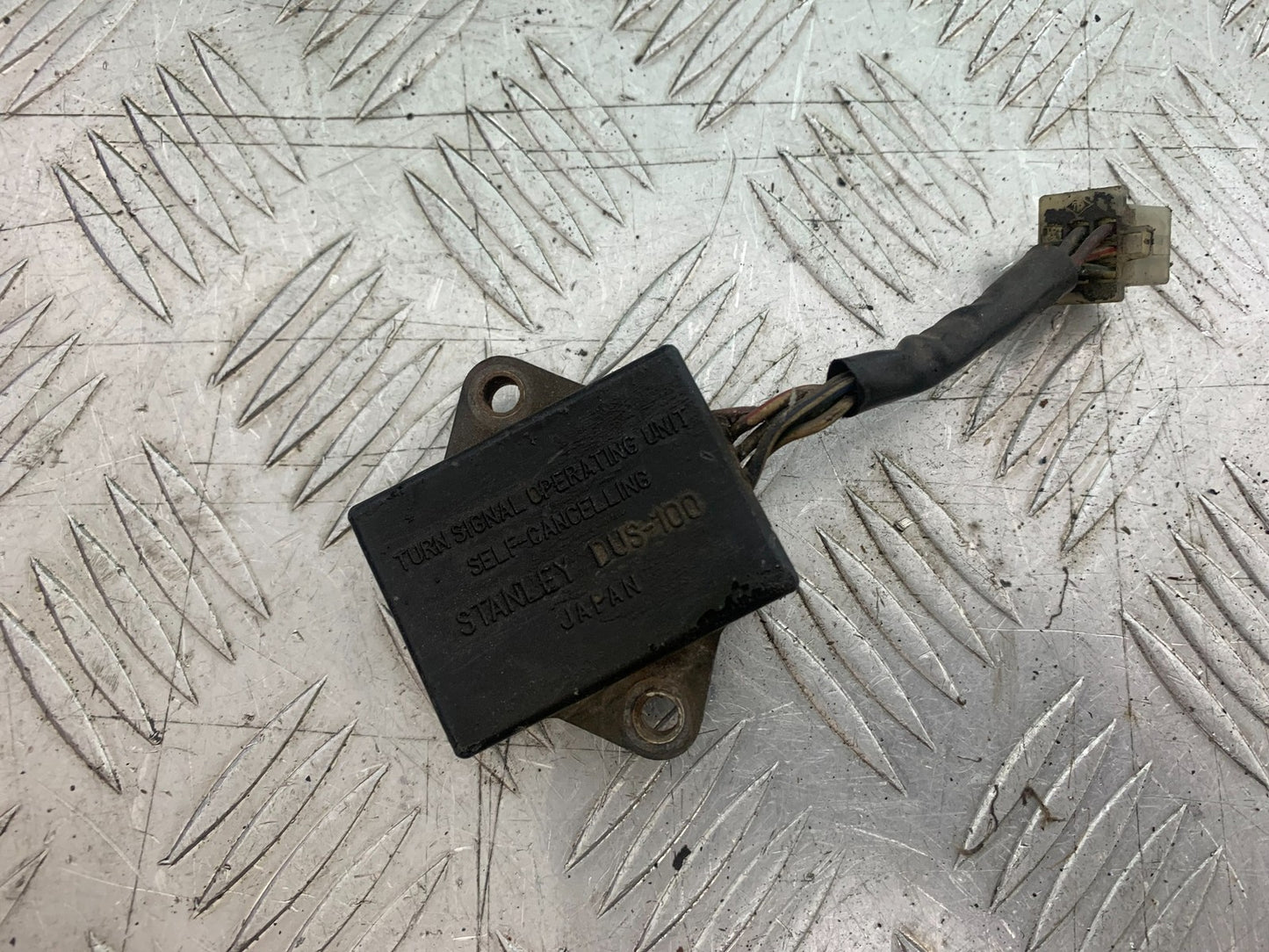 KAWASAKI GT550 GT 550 TURN SIGNAL RELAY  YEAR 1989-1994
