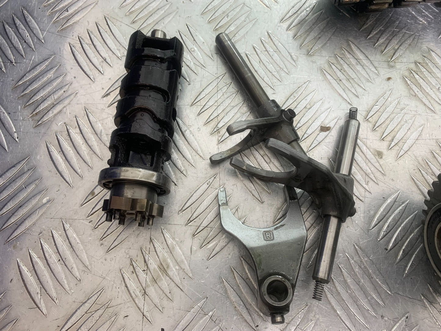YAMAHA YZF R1 4C8 GEAR BOX (3RD GEAR GONE)  YEAR 2007-2008 (CMB1237)