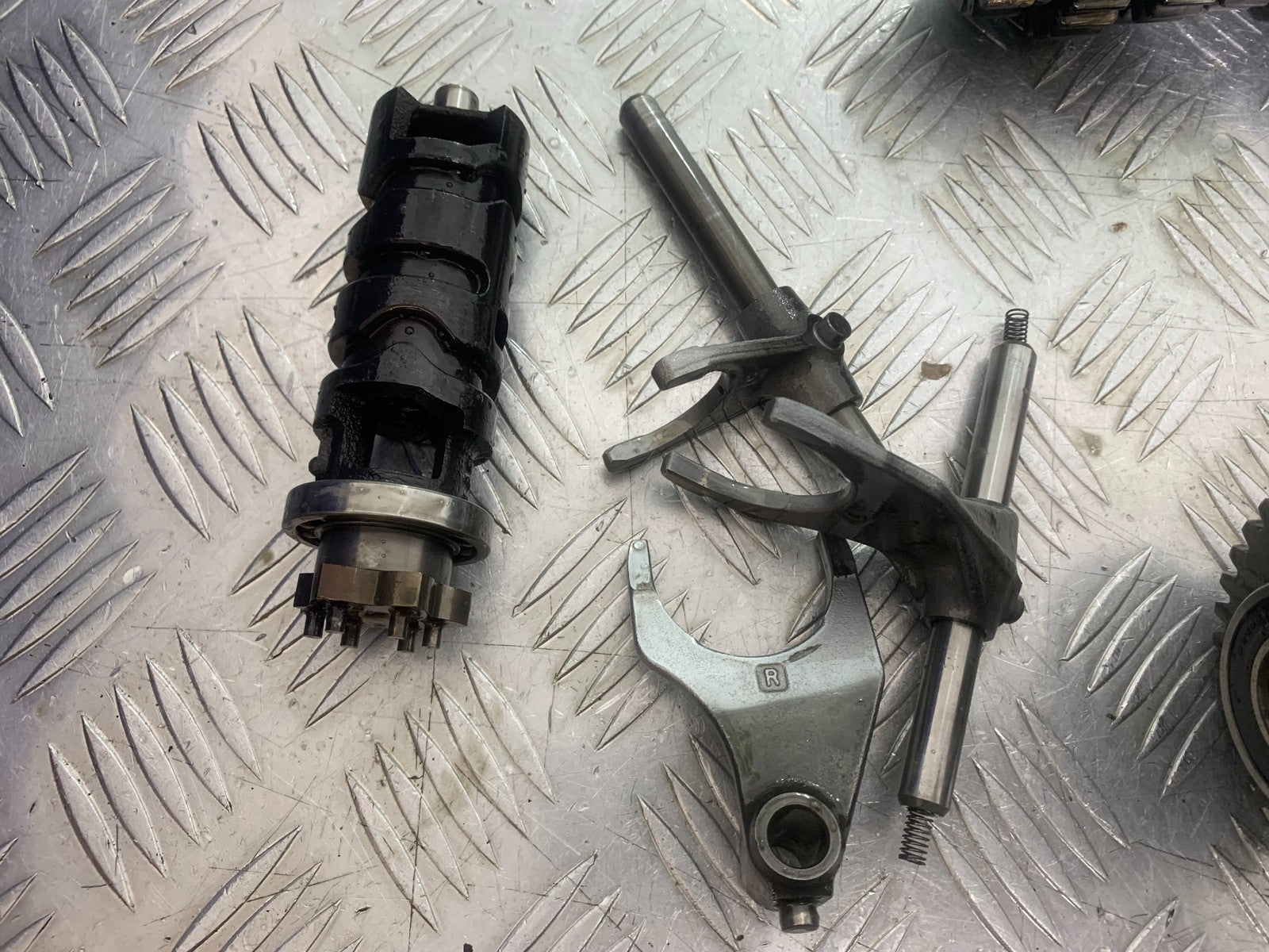 YAMAHA YZF R1 4C8 GEAR BOX (3RD GEAR GONE)  YEAR 2007-2008 (CMB1237)
