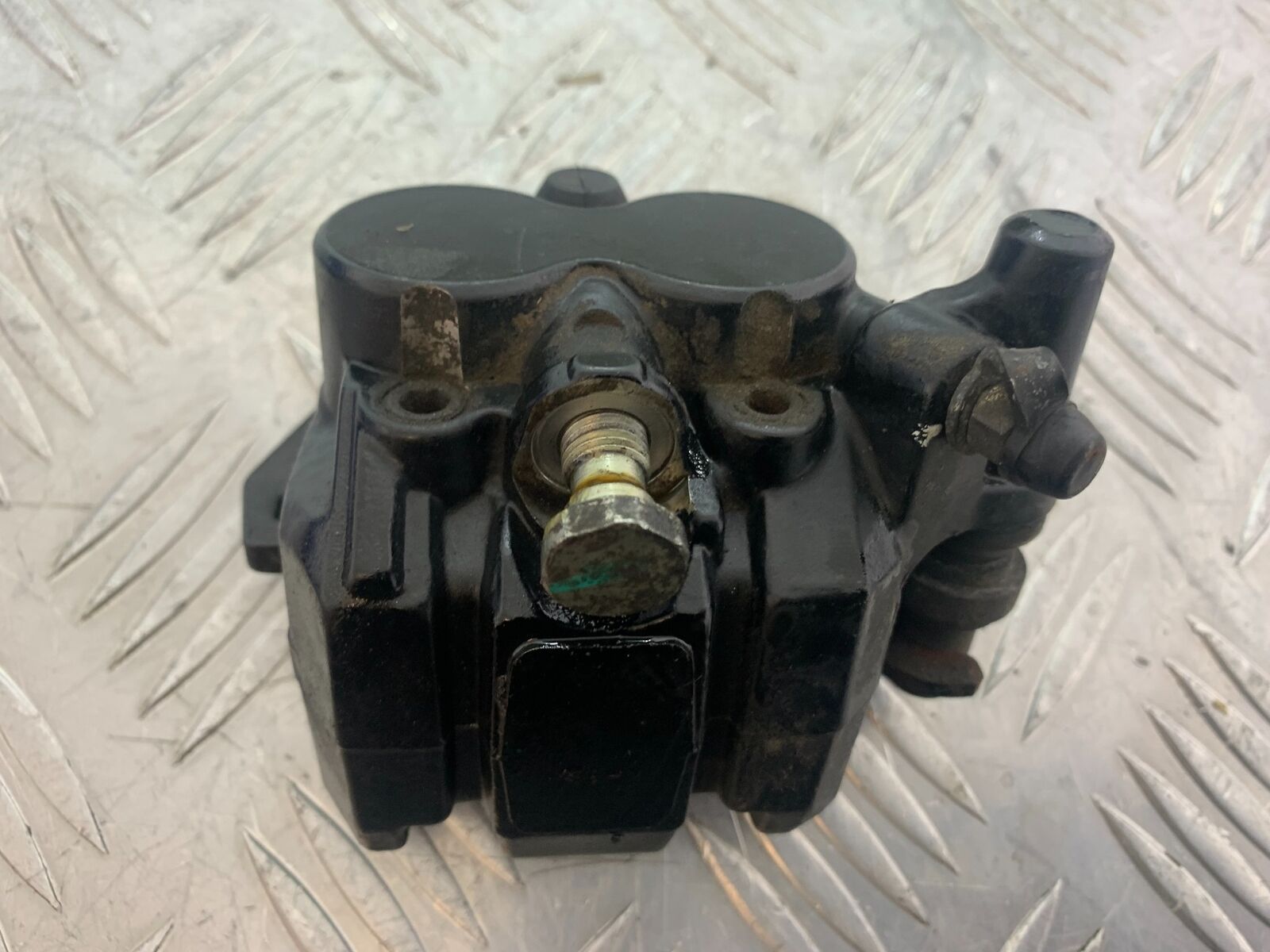 TRIUMPH 955i SPRINT ST REAR BRAKE CALIPER YEAR 1999-2004 (CMB1124)