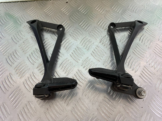 KAWASAKI ZX10R ZX 10R REAR HANGERS AND PEGS   YEAR 2016-2020 (CMB1015)