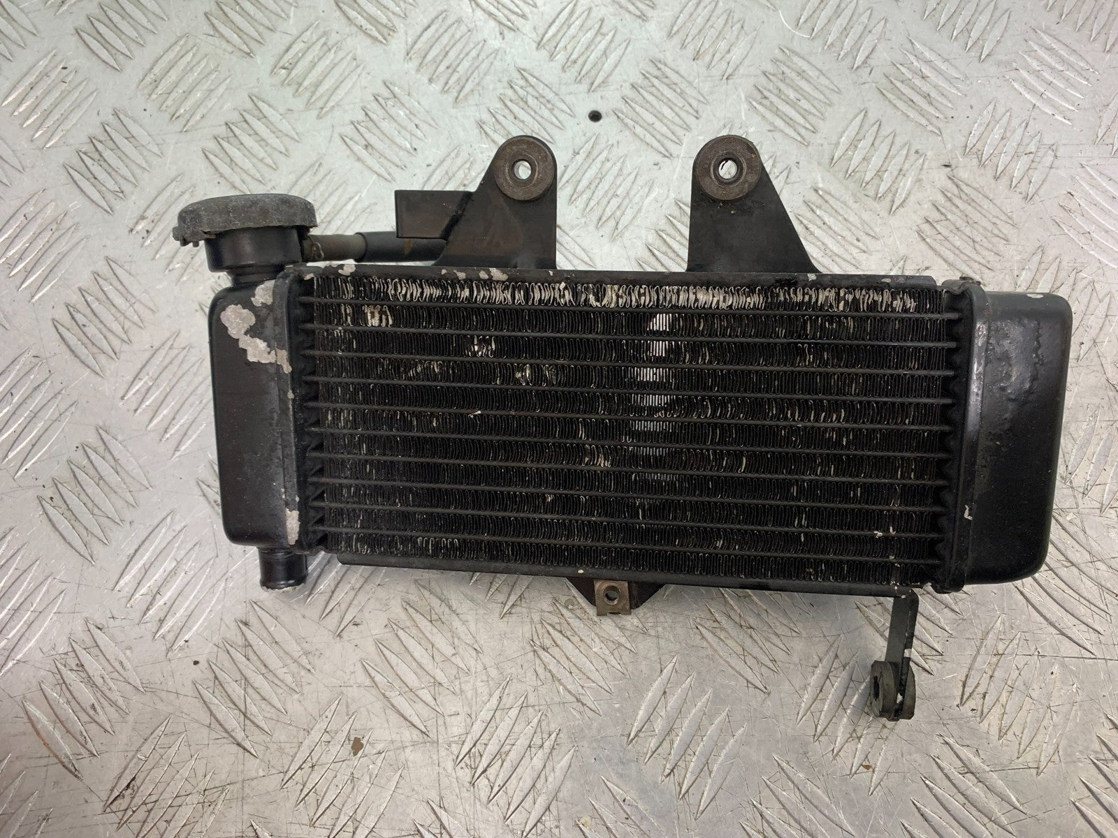HONDA XL125 VARADERO RADIATOR  YEAR 2001-2006  (CMB1304)