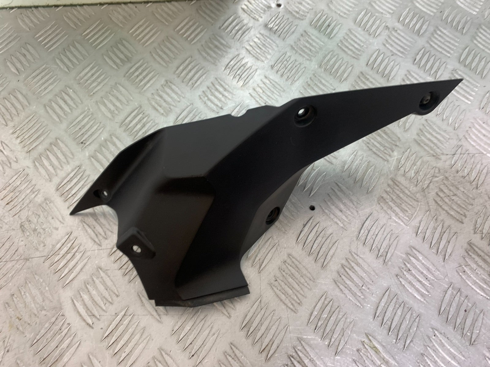 KTM 125 DUKE INFILL PANEL YEAR 2018-2023 (CMB1185)