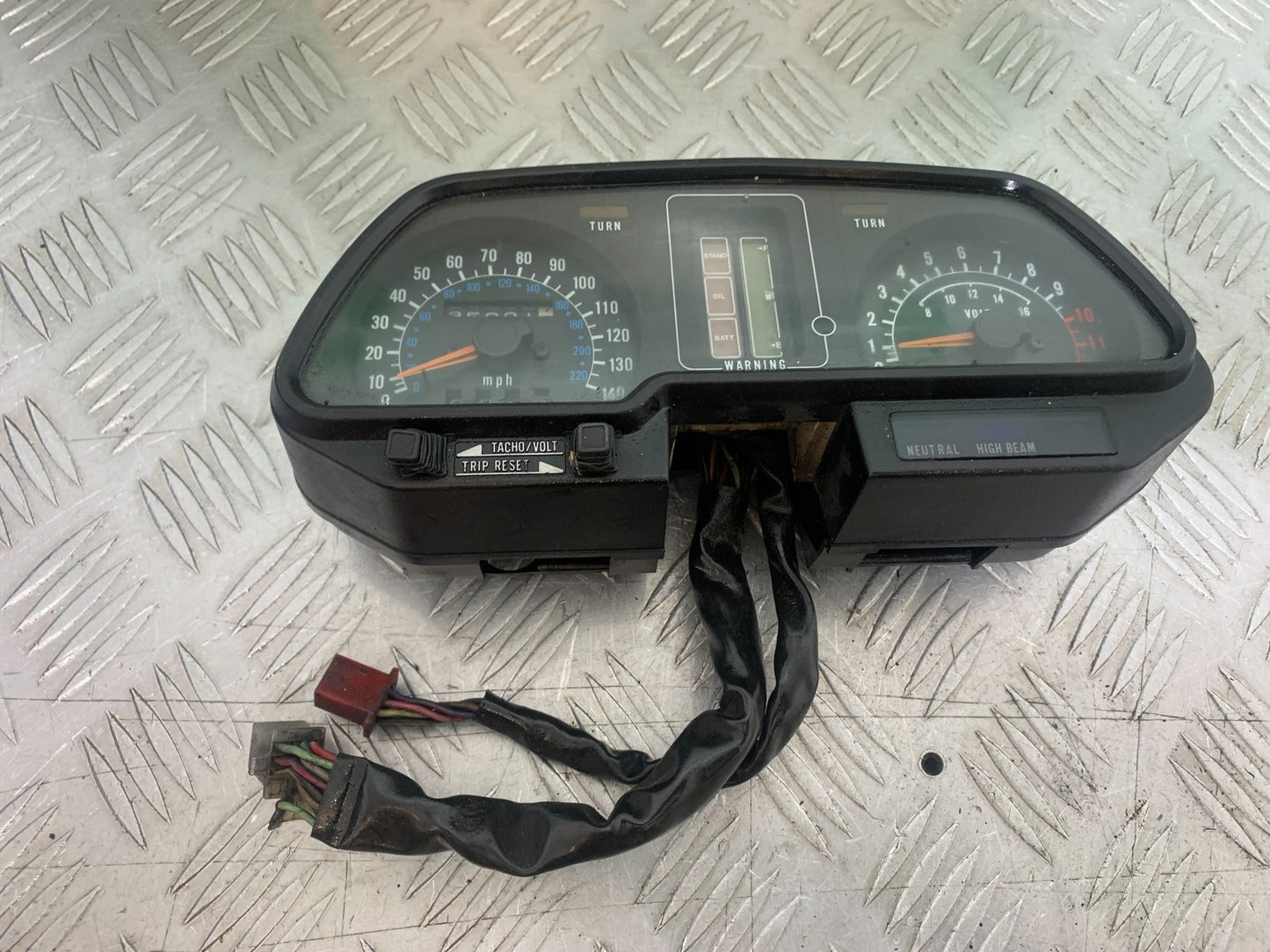 KAWASAKI GT550 GT 550 CLOCKS SPEEDO DASH   YEAR 1989-1994