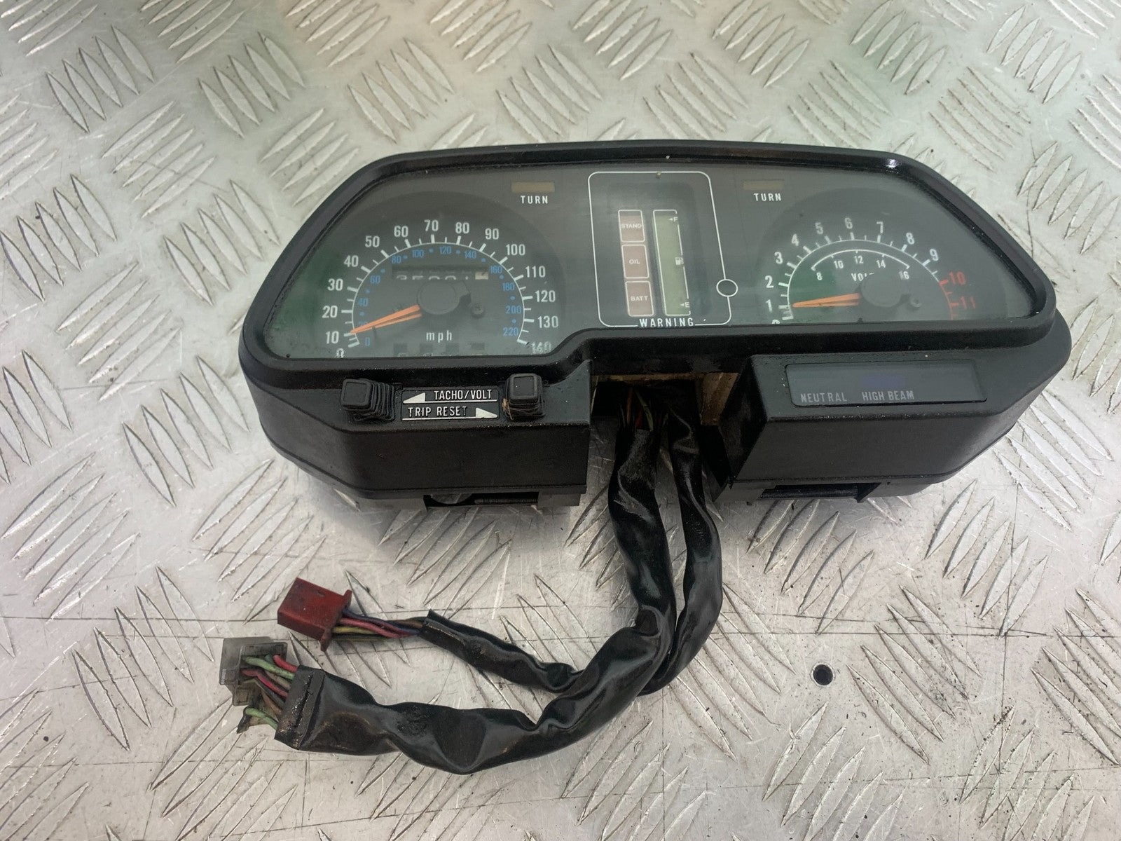 KAWASAKI GT550 GT 550 CLOCKS SPEEDO DASH   YEAR 1989-1994