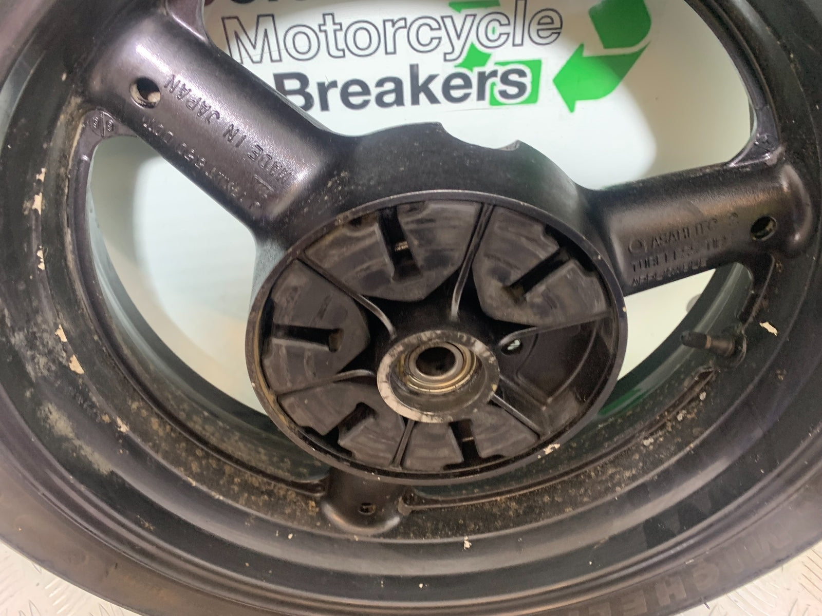 SUZUKI GSF1200  GSF 1200 BANDIT REAR WHEEL  YEAR 1997-2000 (CMB1149)