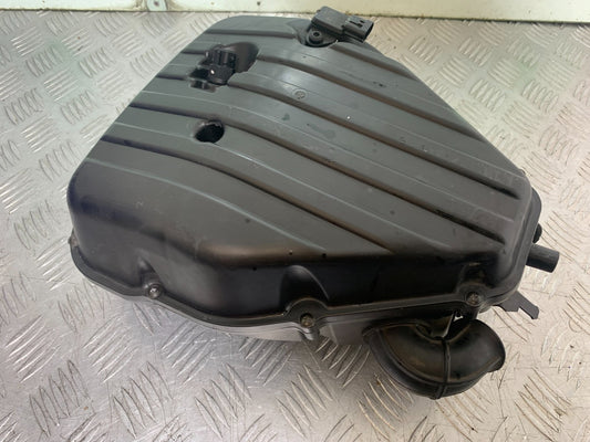 TRIUMPH 1050 SPEED TRIPLE AIRBOX YEAR 2005-2007 (CMB1322)