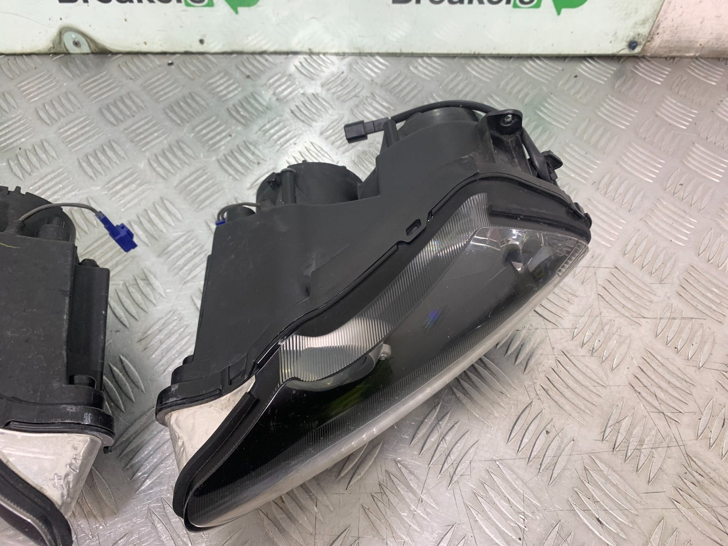 YAMAHA YZF R1 4C8 HEADLIGHT   YEAR 2007-2008 (CMB1237)