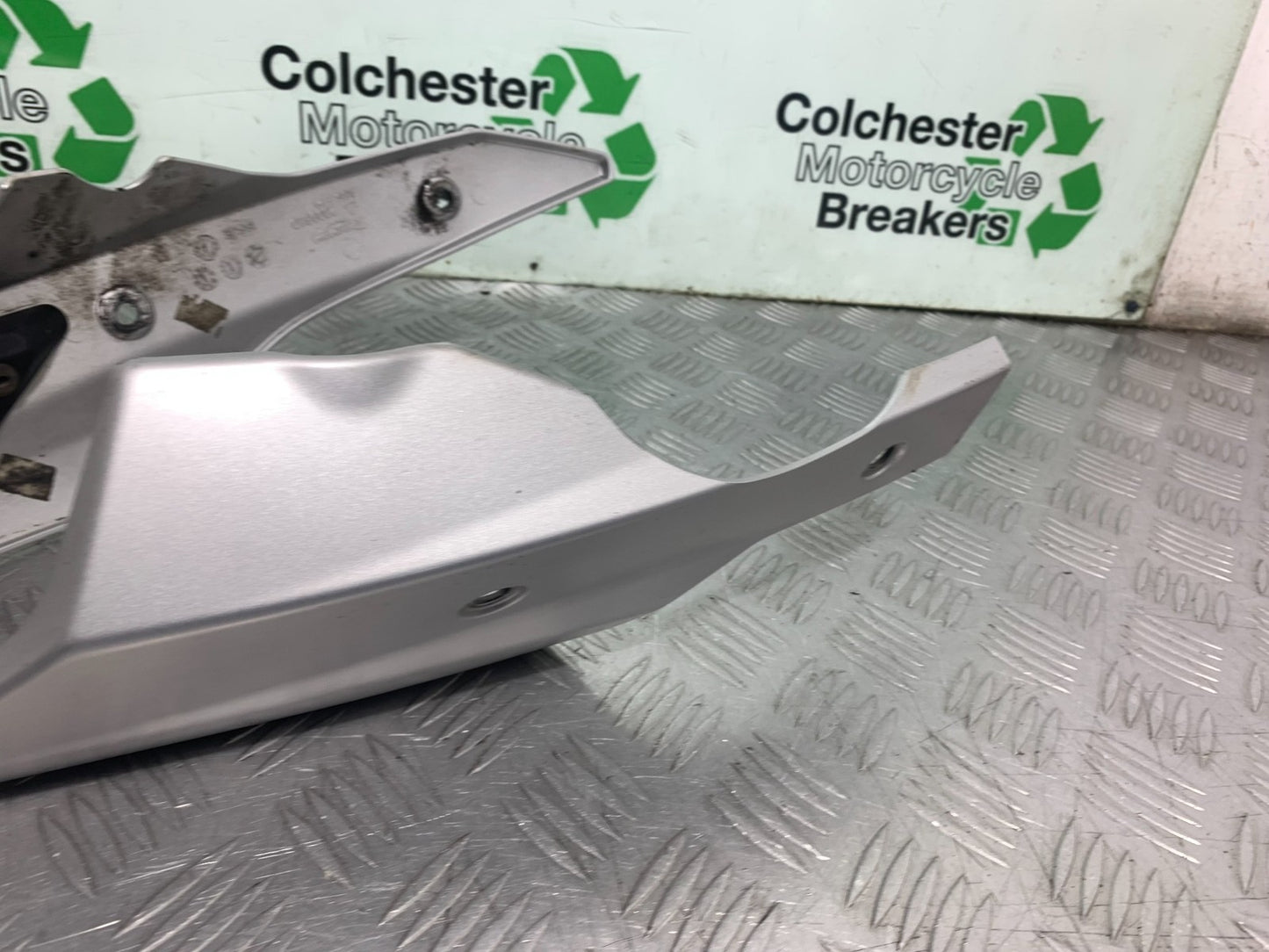 TRIUMPH 675 STREET TRIPLE RX BELLYPAN 2015-2017 (CMB1299)