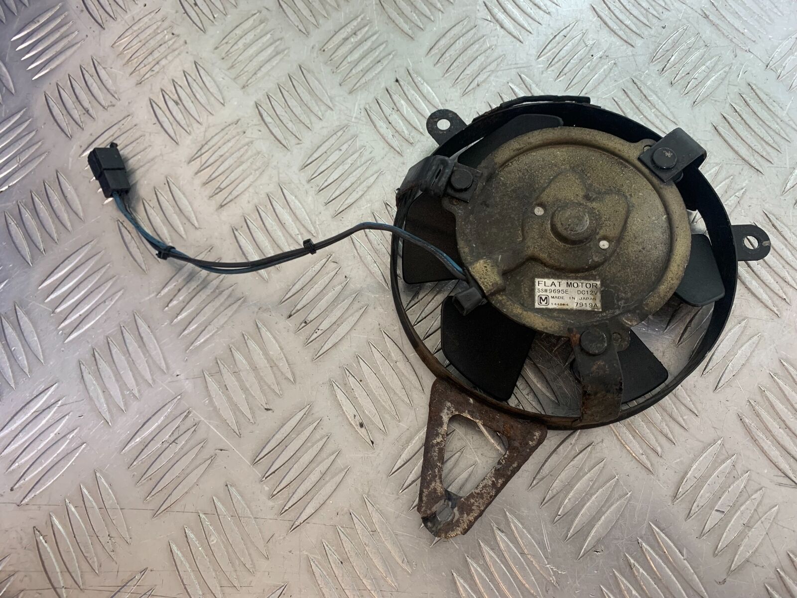YAMAHA YZF600 YZF 600 THUNDERCAT RADIATOR FAN  1996-2003 (CMB1134)