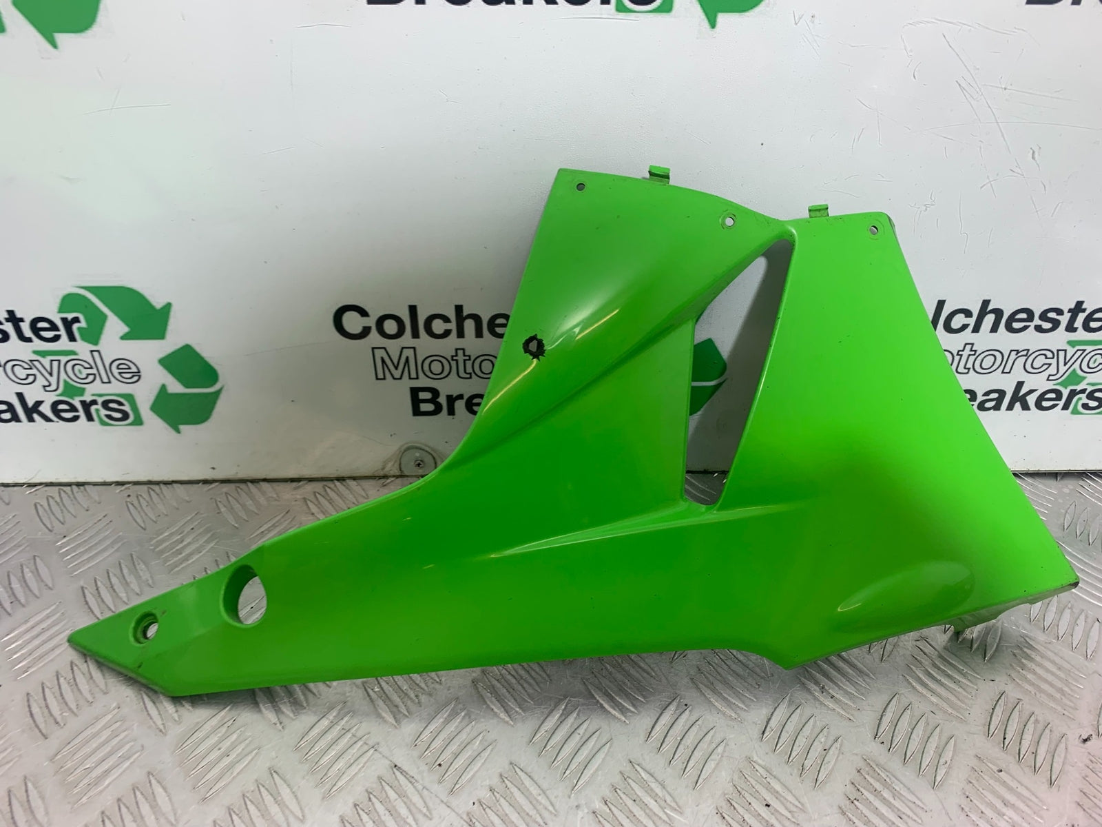 KAWASAKI ZX6R RIGHT LOWER FAIRING PANEL  YEAR 2009-2012 (CMB1136)