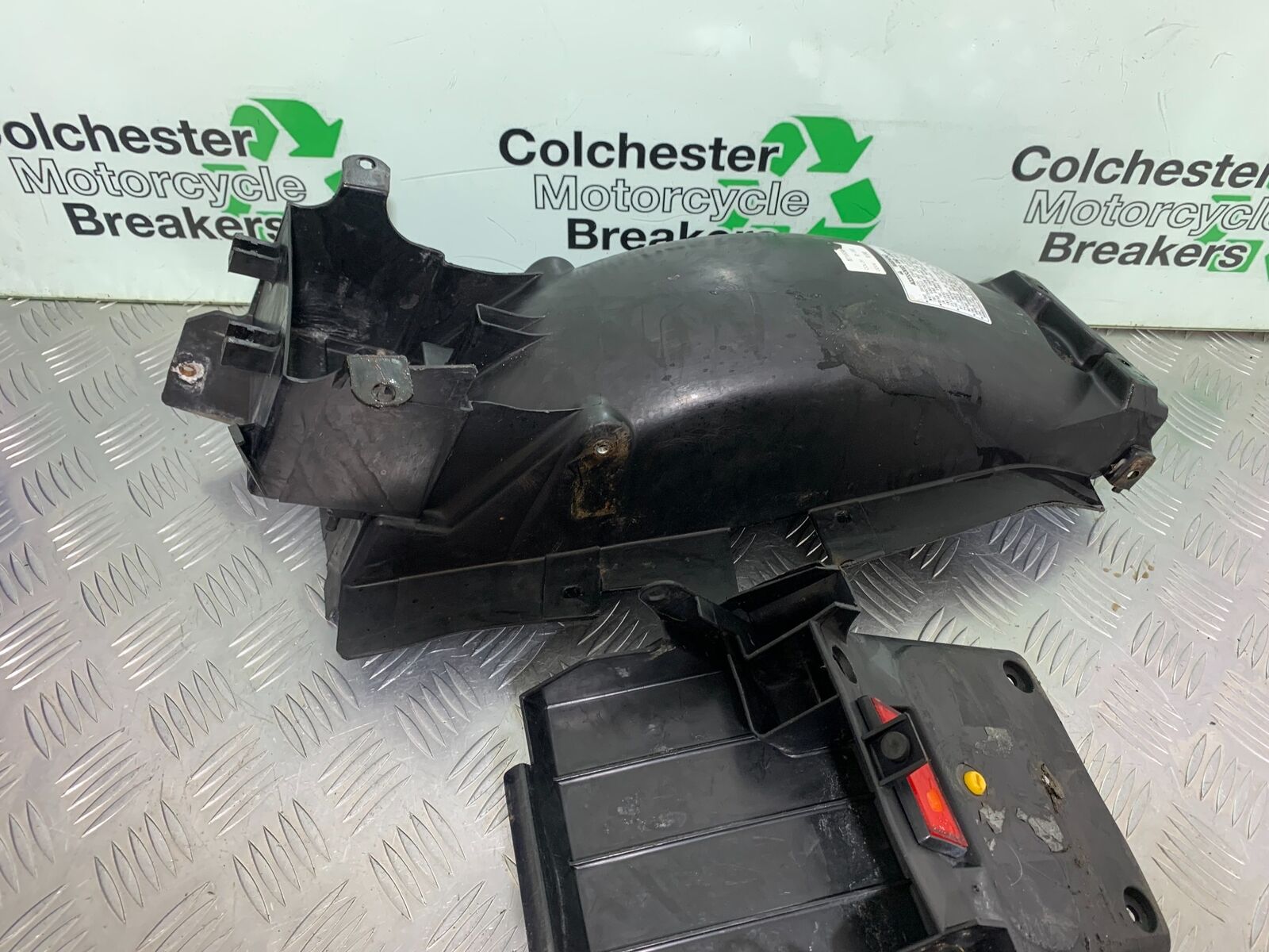 HONDA NTV 650 REVERE REAR MUDGUARD   YEAR 1988-1996 (CMB1025))
