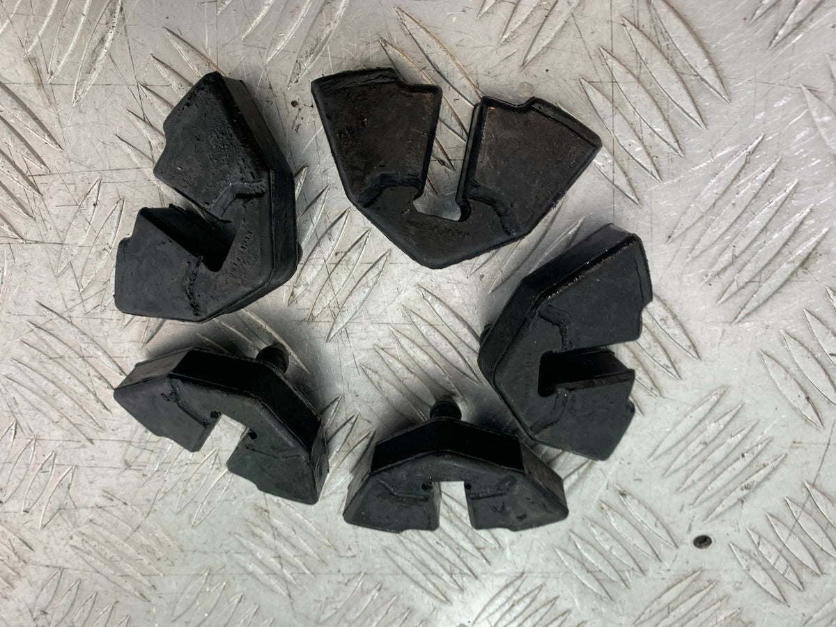 SUZUKI GSXR600 GSXR 600 SRAD CUSH DRIVE RUBBERS  YEAR 1997-2000 (CMB1276)