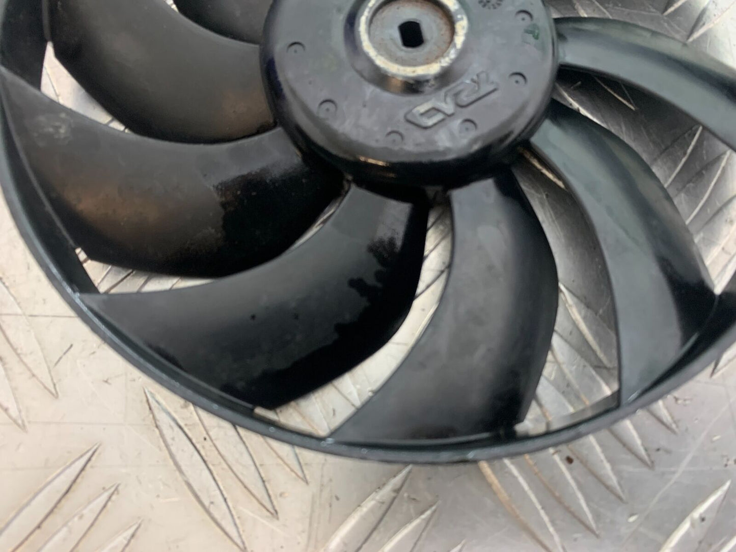 TRIUMPH THUNDERBIRD 1600 RADIATOR FAN BLADE  YEAR 2011 (CMB1107)