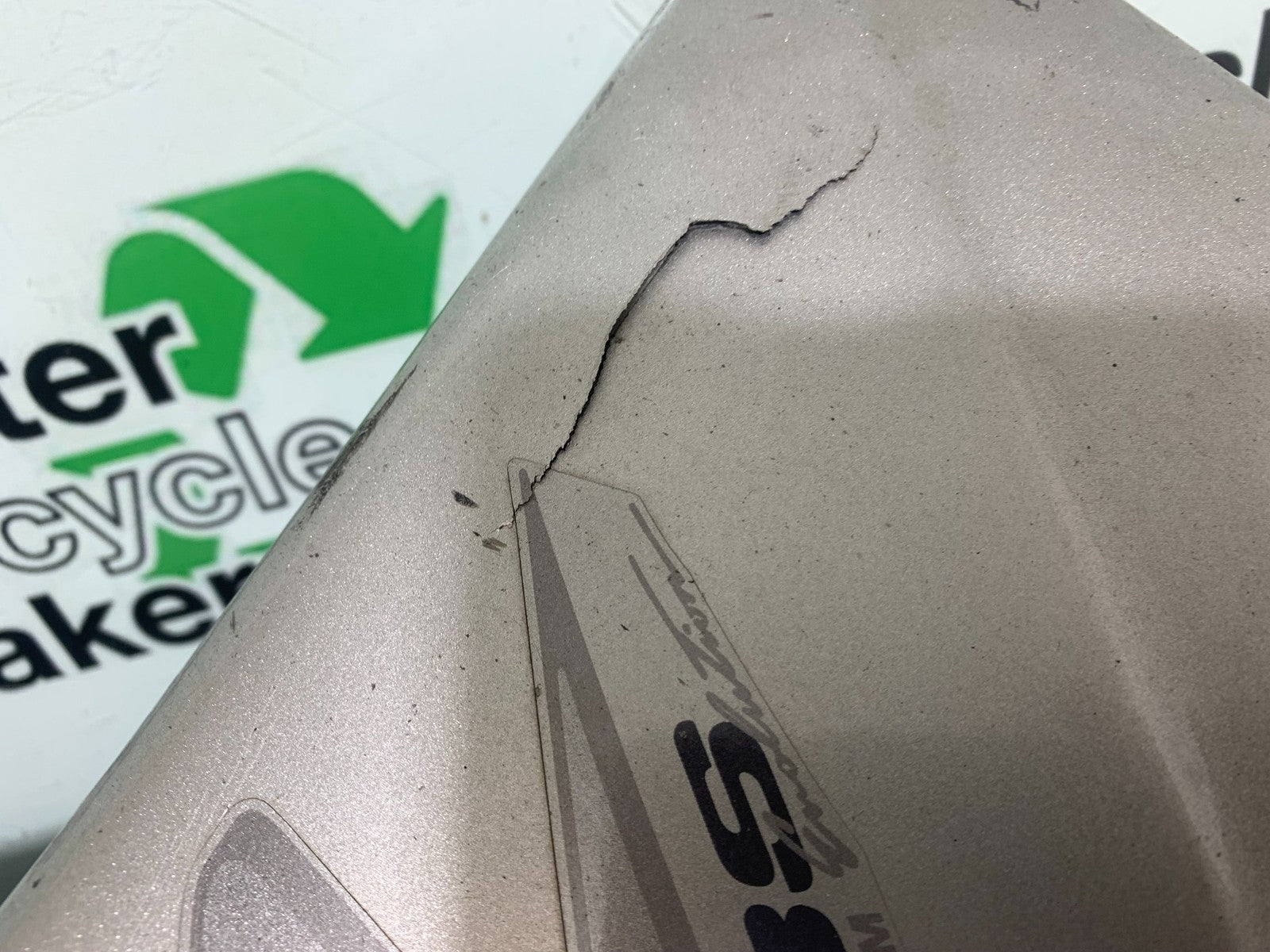 HONDA VFR800 PRE V-TEC RIGHT FAIRING PANEL  YEAR 1998-2001 (CMB1233)