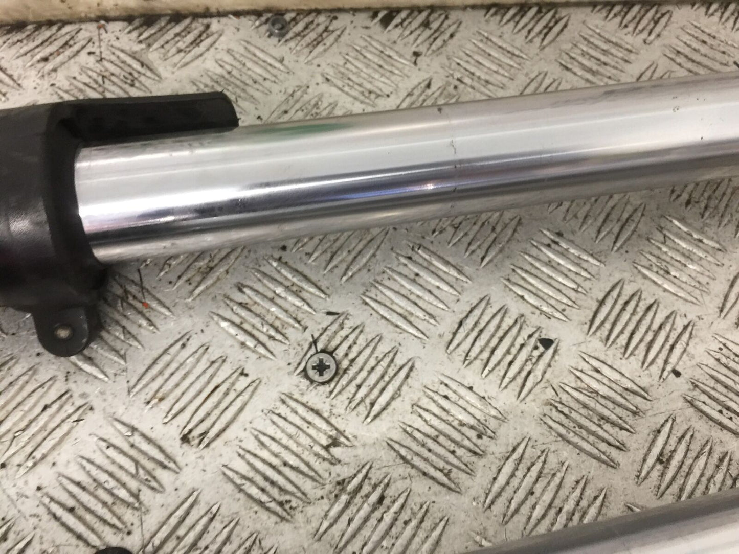 TRIUMPH 1050 SPRINT FORKS  YEAR 2004-2007 (STOCK 888)