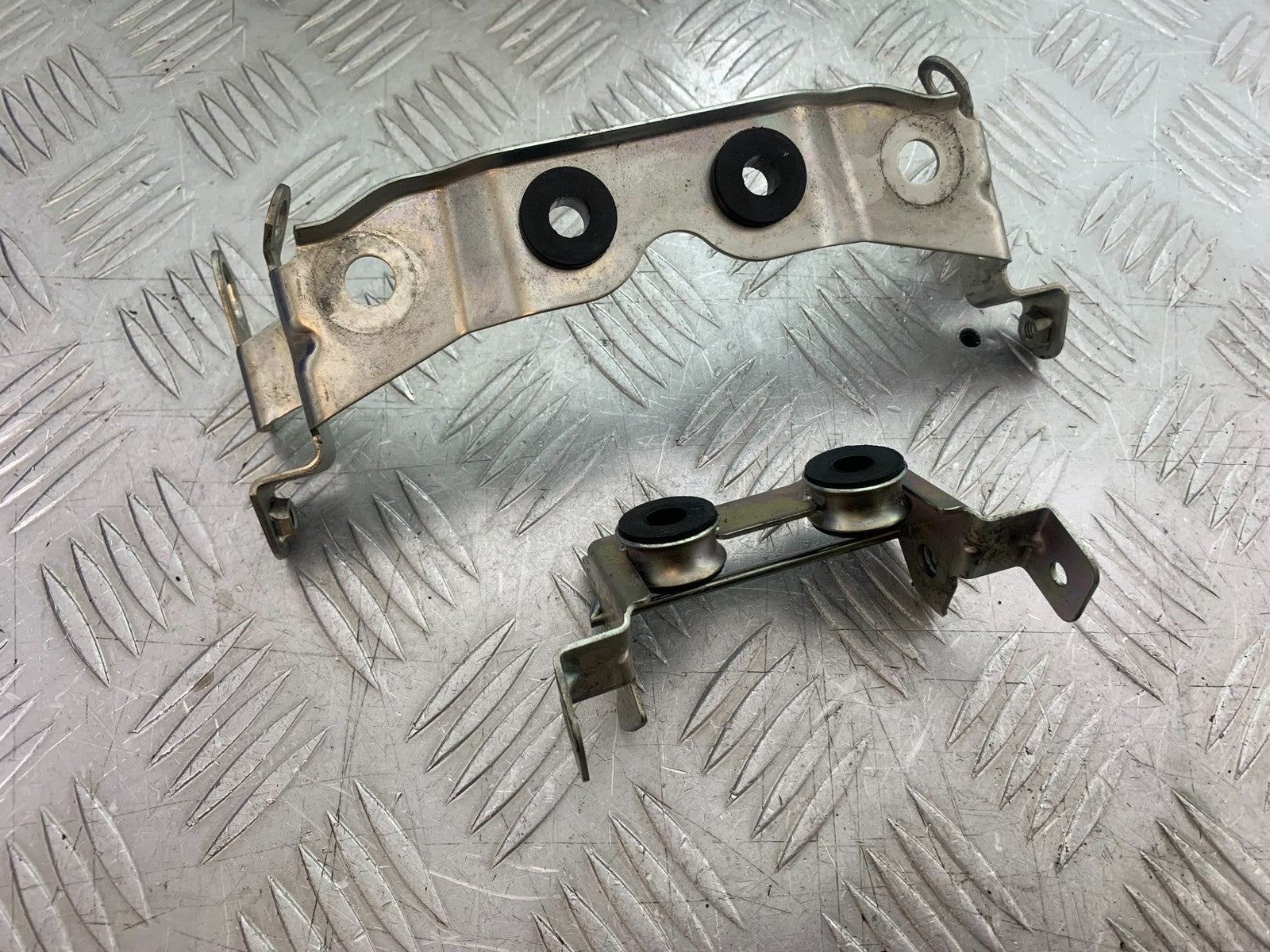 YAMAHA YZF R7 PETROL TANK BRACKETS YEAR 2022-2025 (CMB1255)