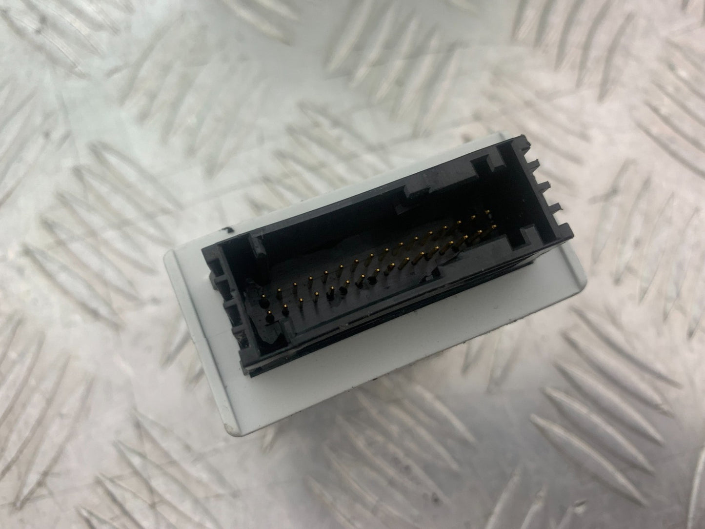 BMW K1200 K 1200 LT RELAY BOX  YEAR 1999-07 (CMB1271)