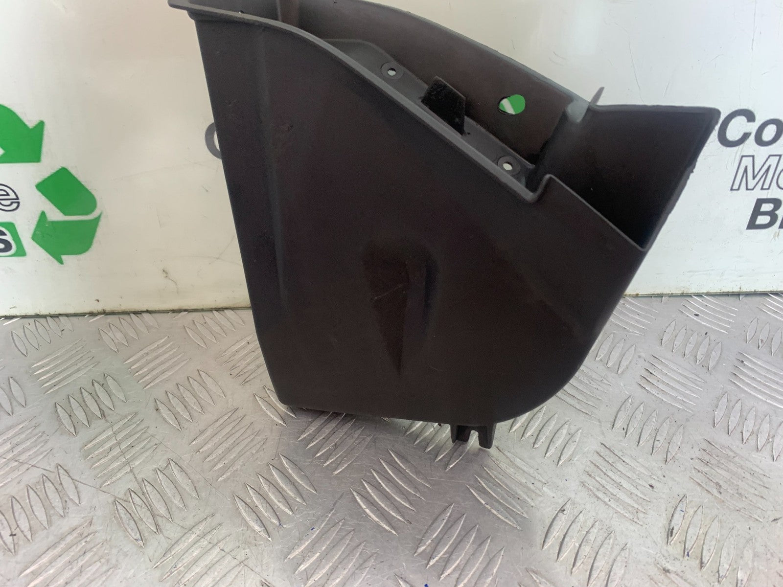 TRIUMPH 1050 SPRINT ST RIGHT FAIRING POCKET   YEAR 2004-2007 (CMB1197)