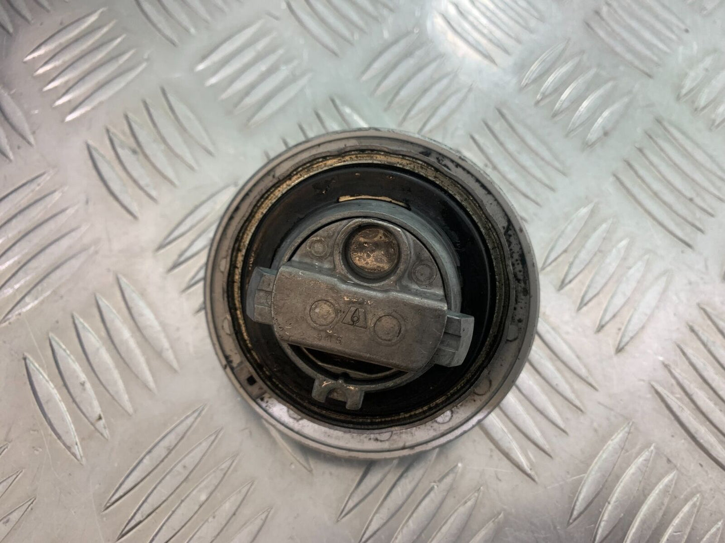 HONDA CBR125 CBR 125 PETROL CAP AND KEY  YEAR 2004-06  (CMB1040)