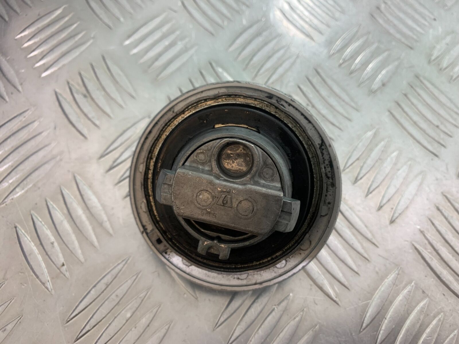 HONDA CBR125 CBR 125 PETROL CAP AND KEY  YEAR 2004-06  (CMB1040)