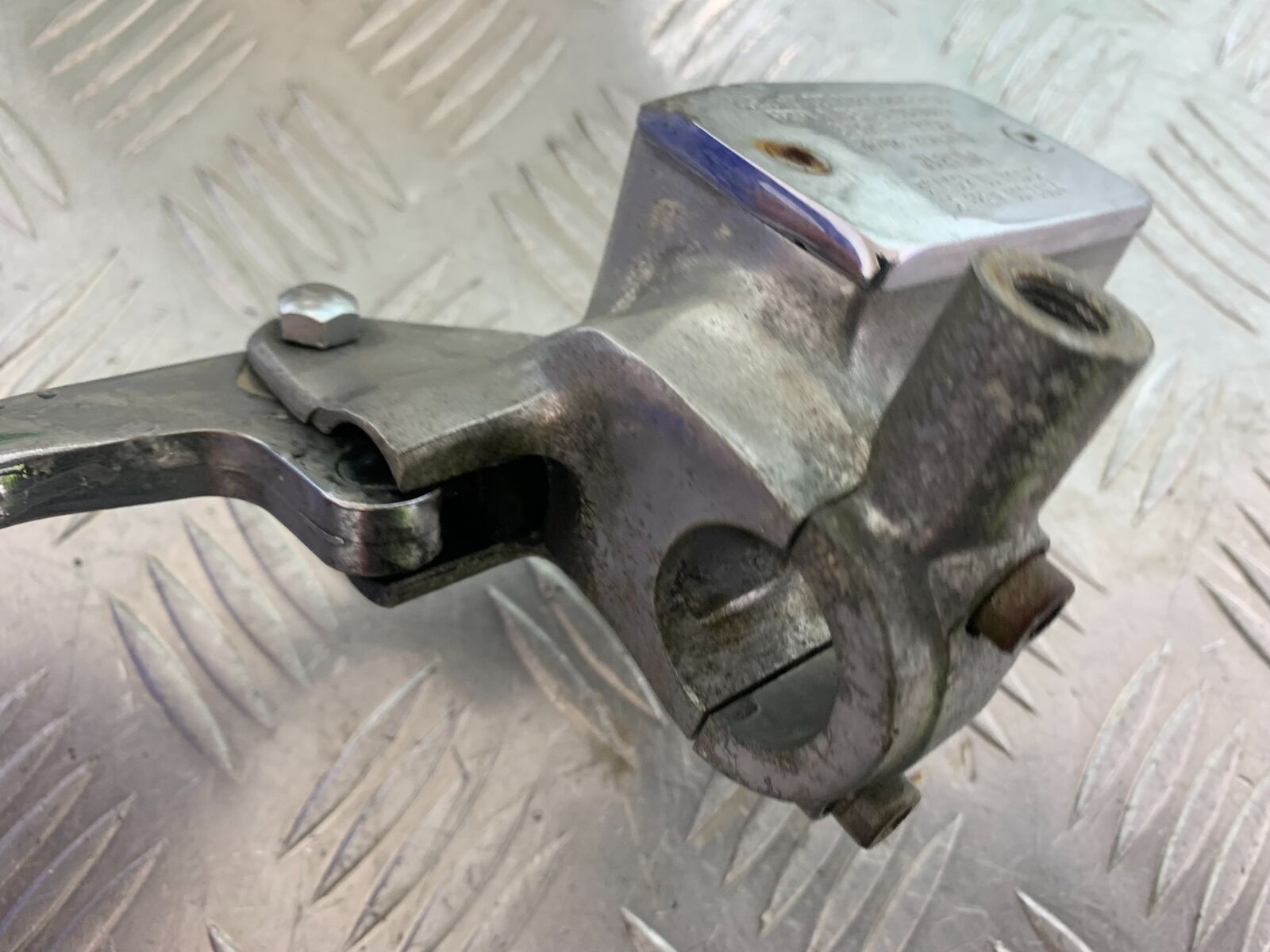 SUZUKI VS1400 VS 1400 INTRUDER CLUTCH MASTER CYLINDER  YEAR 1988 (CMB1077)