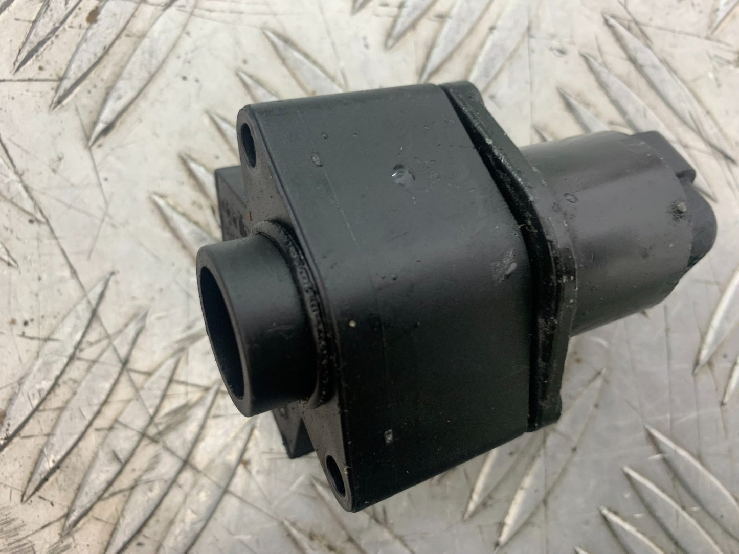APRILIA RSV1000 R FACTORY MILLE AIR VALVE   2004-09 (CMB1203)