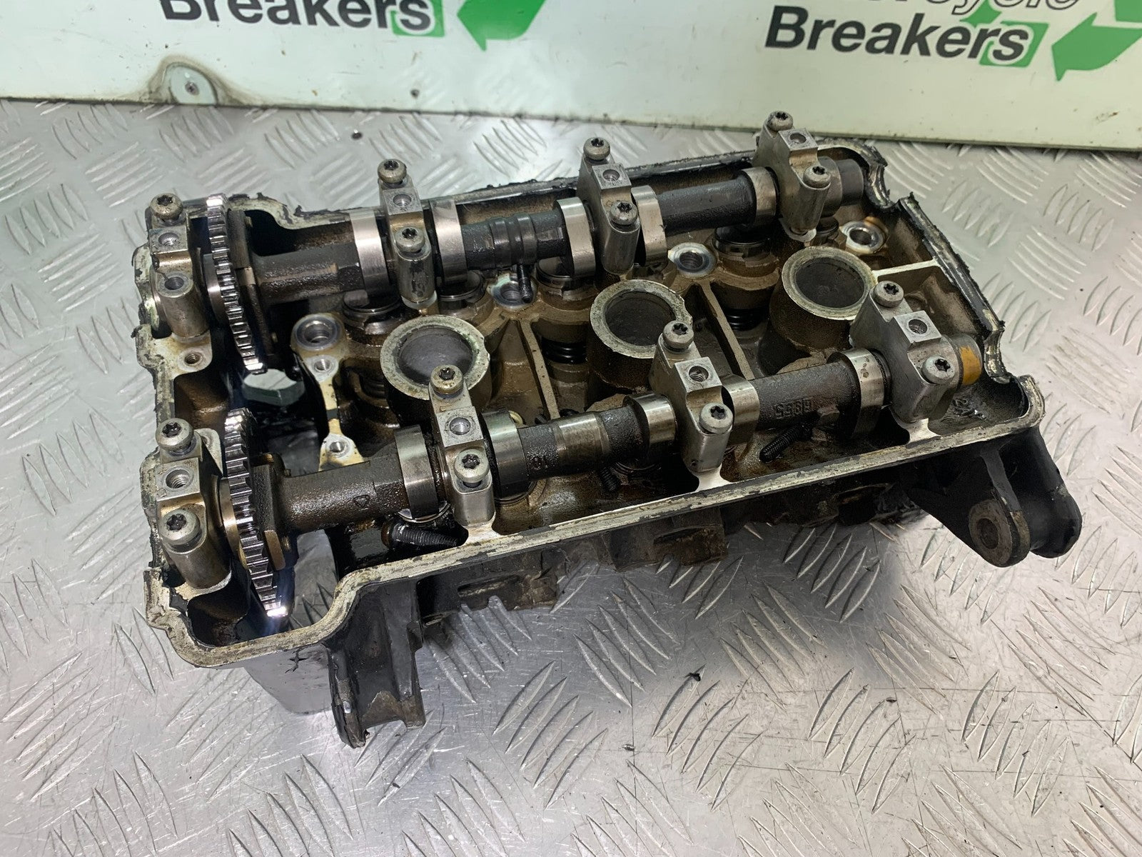 TRIUMPH 955i SPRINT ST CYLINDER HEAD AND CAMS   YEAR 1999-2004