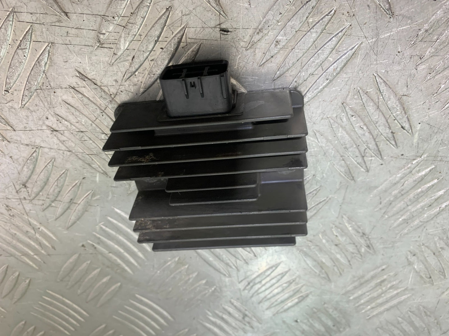 KAWASAKI 650 VERSYS REGULATOR YEAR 2015-2018 (CMB1288)