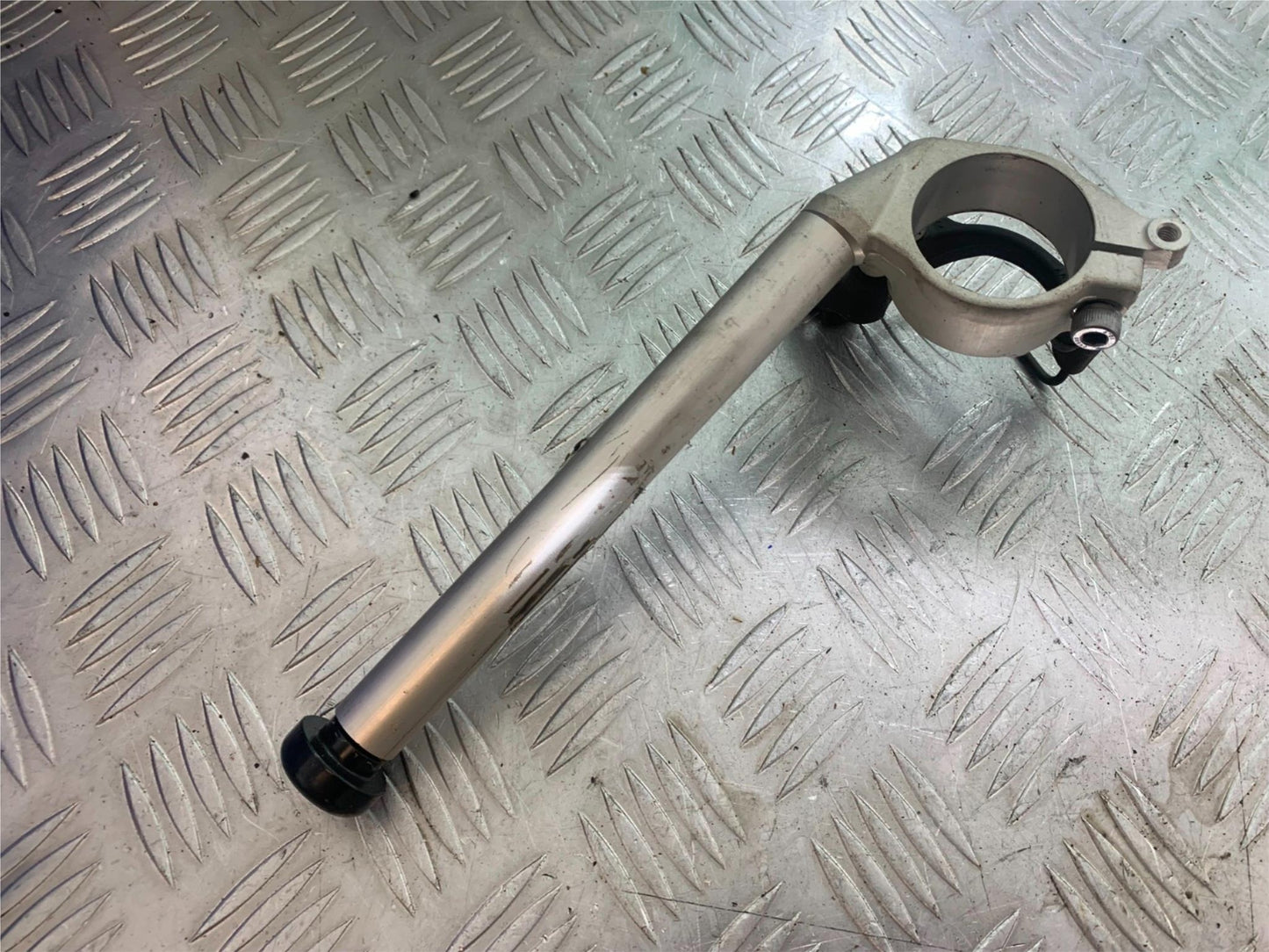 YAMAHA YZF R1 LEFT HANDLEBAR  YEAR 2004-2006 (CMB1155)