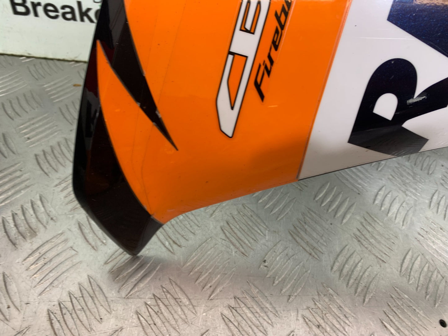 HONDA CBR1000 RR RIGHT FAIRING PANEL YEAR  2008-2011 (CMB1330)