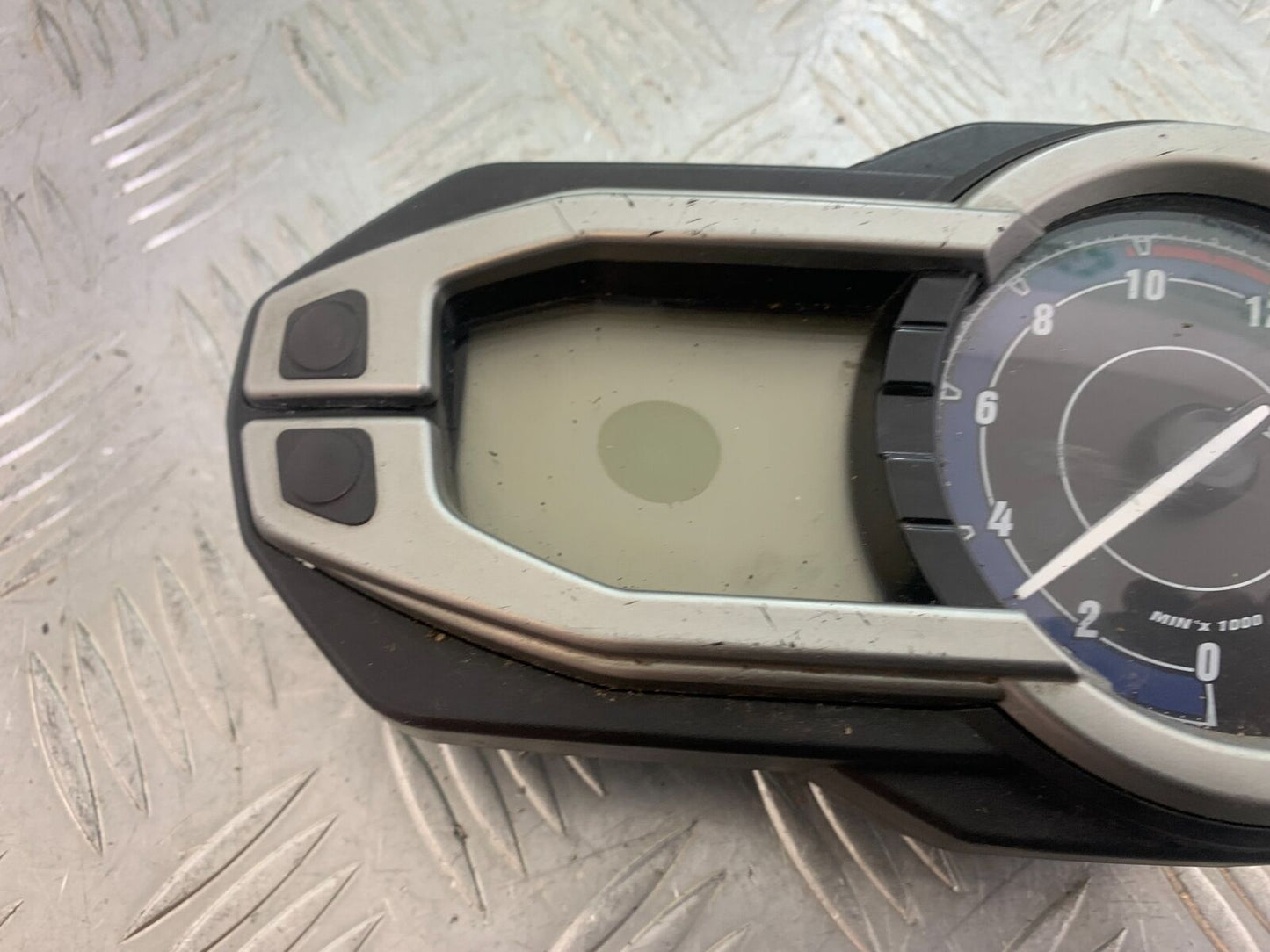 TRIUMPH TIGER 800 ECU CLOCKS SPEEDO DASH   YEAR 2011-2013  (CMB1113)