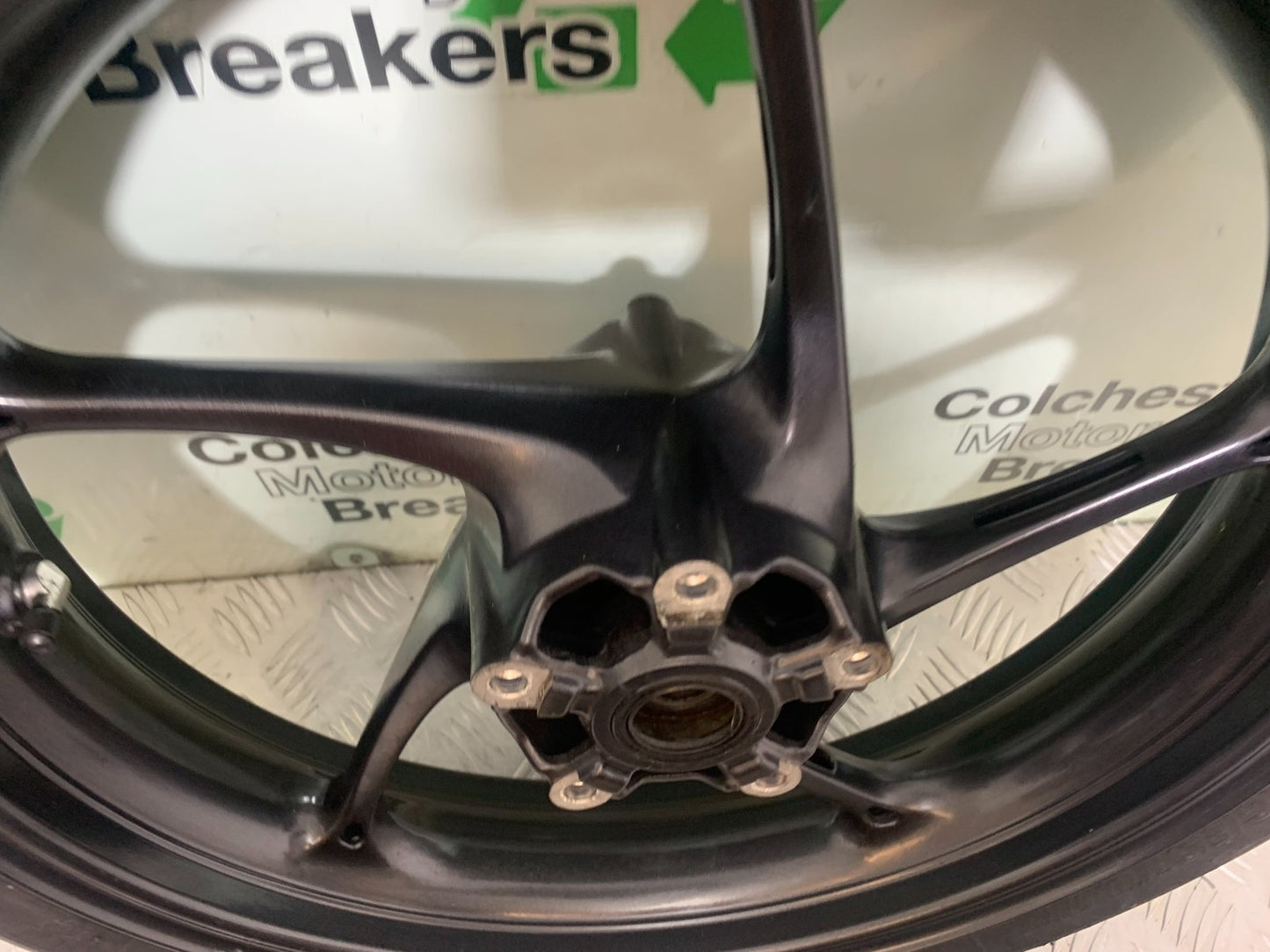 TRIUMPH 675 STREET TRIPLE FRONT WHEEL  2013-2016 (CMB1186)