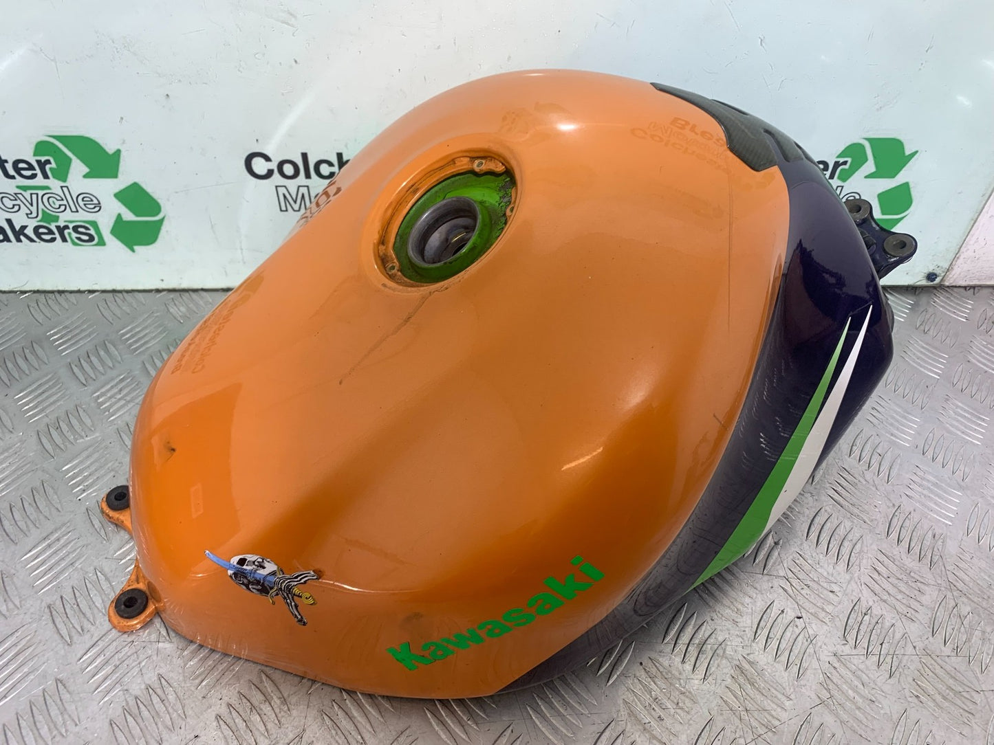 KAWASAKI ZX9R ZX9 E1 PETROL TANK  YEAR 2000-01 (CMB1171)