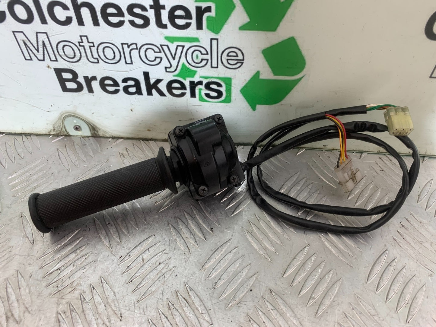 KTM 690 DUKE R LC4 RIGHT SWITCH GEAR YEAR 2012-2015  (CMB1180)