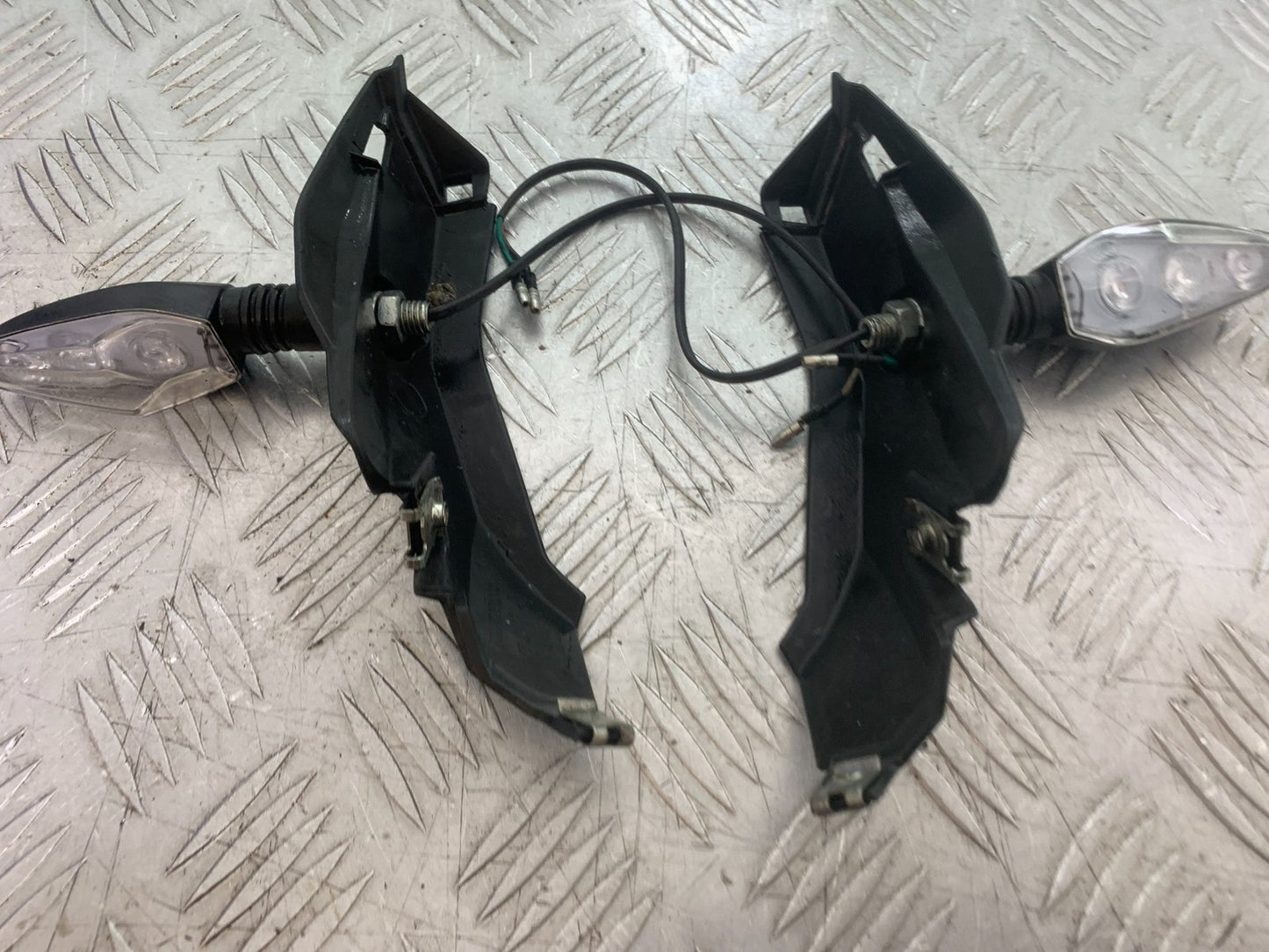 BENELLI BN125 BN 125 FRONT INDICATORS AND INFILLS  YEAR 2018-2021 (CMB1245)
