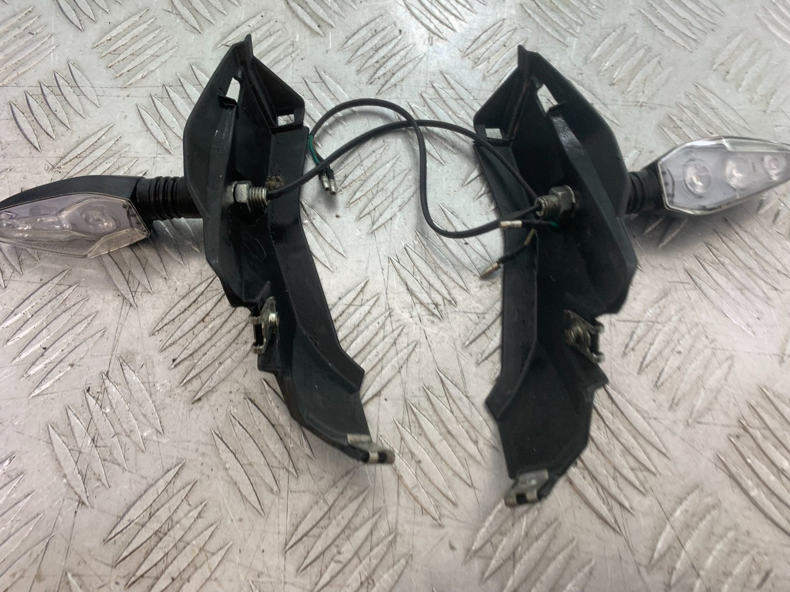 BENELLI BN125 BN 125 FRONT INDICATORS AND INFILLS  YEAR 2018-2021 (CMB1245)
