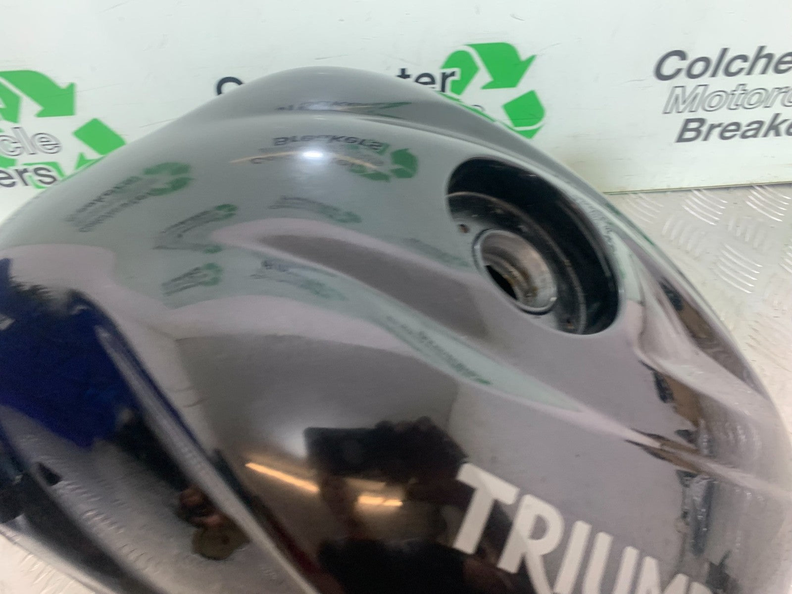 TRIUMPH 675 STREET TRIPLE PETROL TANK   2013-2016 (CMB1186)