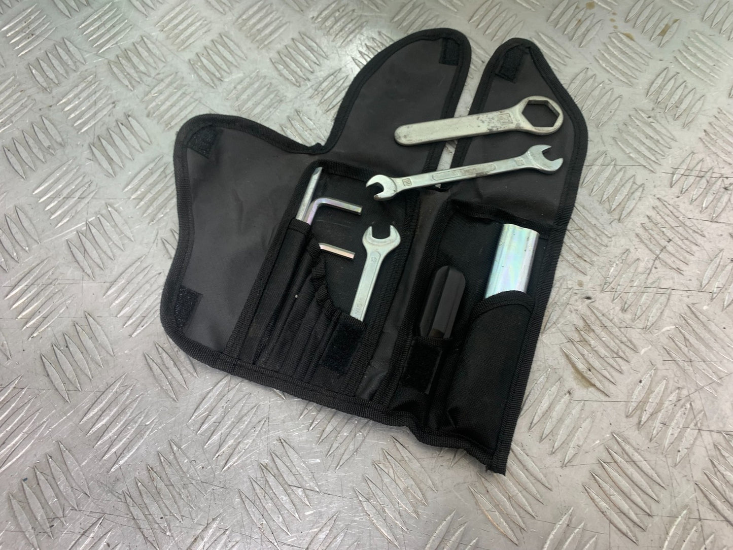 TRIUMPH TIGER 800 XRT TOOL KIT   2018-2020 (CMB1193)