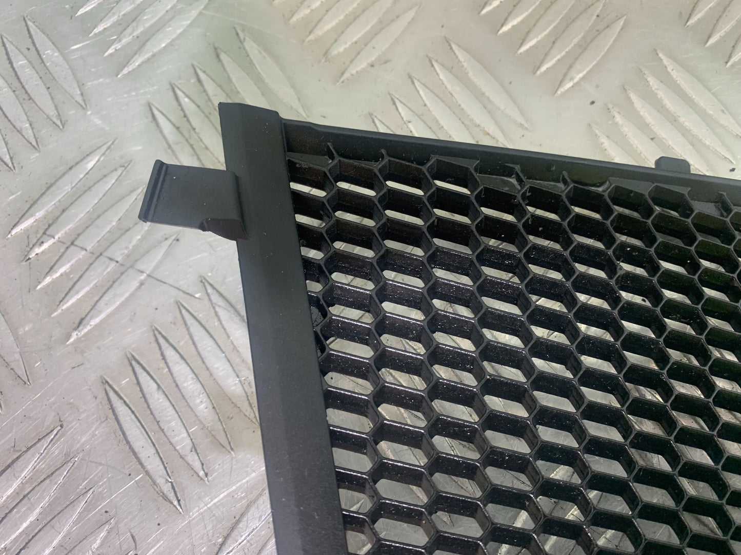BMW M1000 R RADIATOR GRILL YEAR 2023-2024 (CMB1140)