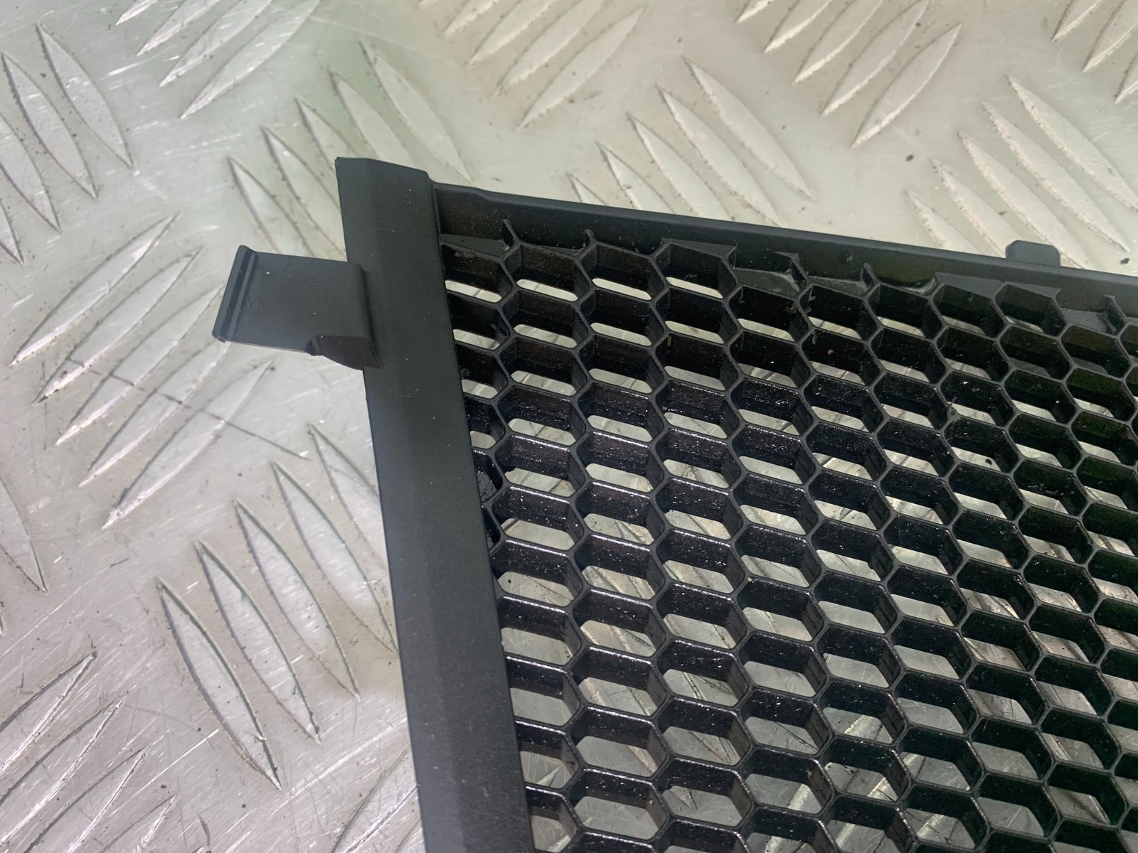 BMW M1000 R RADIATOR GRILL YEAR 2023-2024 (CMB1140)