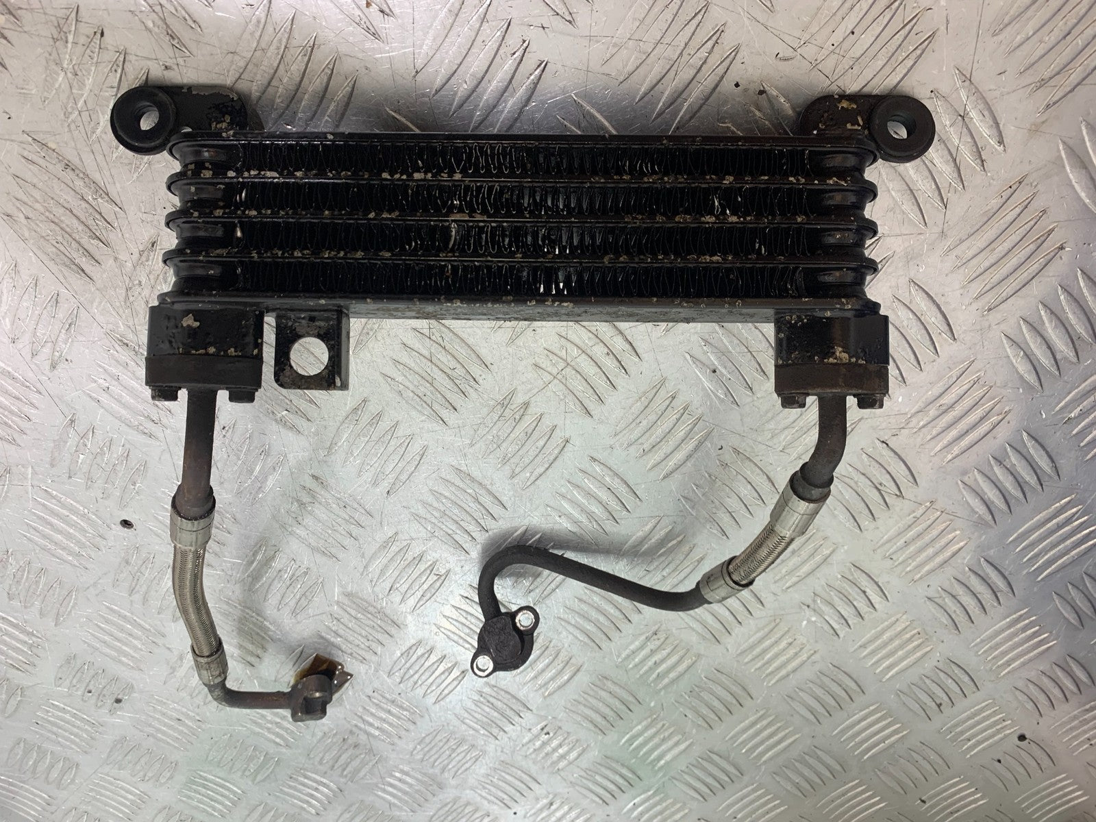 TRIUMPH 1050 SPRINT ST OIL COOLER AND LINES 2003-2011 (CMB1285)