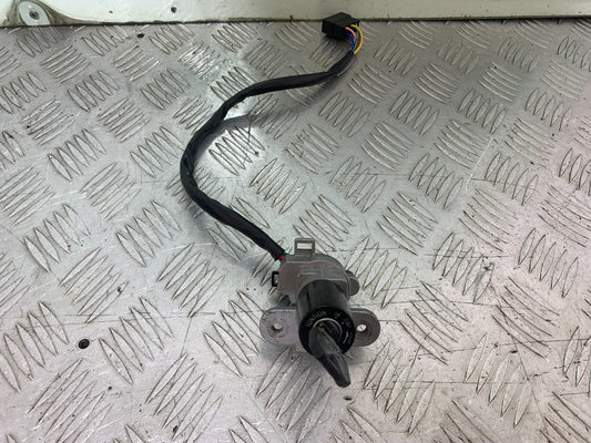 DUCATI 996 SPS 748 916 998 IGNITION SWITCH AND KEY  1999-2000 (CMB1209)