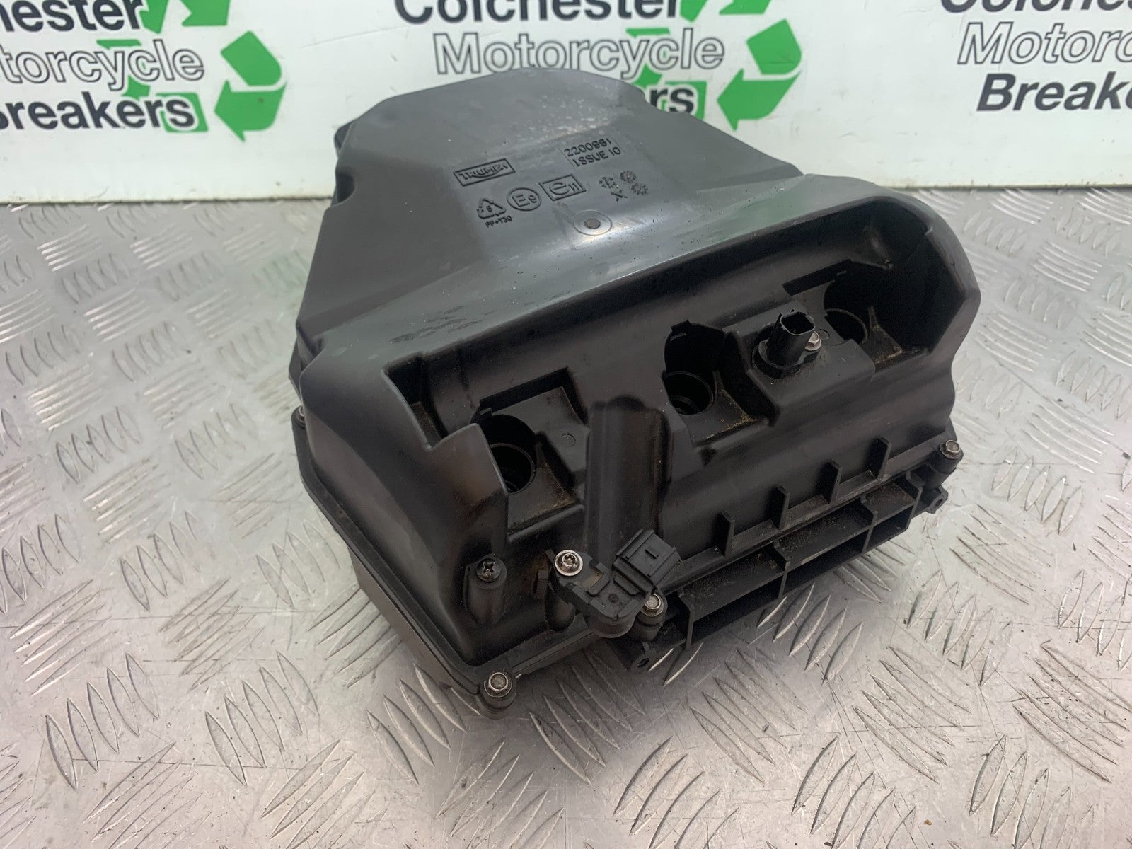 TRIUMPH 675 STREET TRIPLE AIRBOX   2013-2016 (CMB1186)