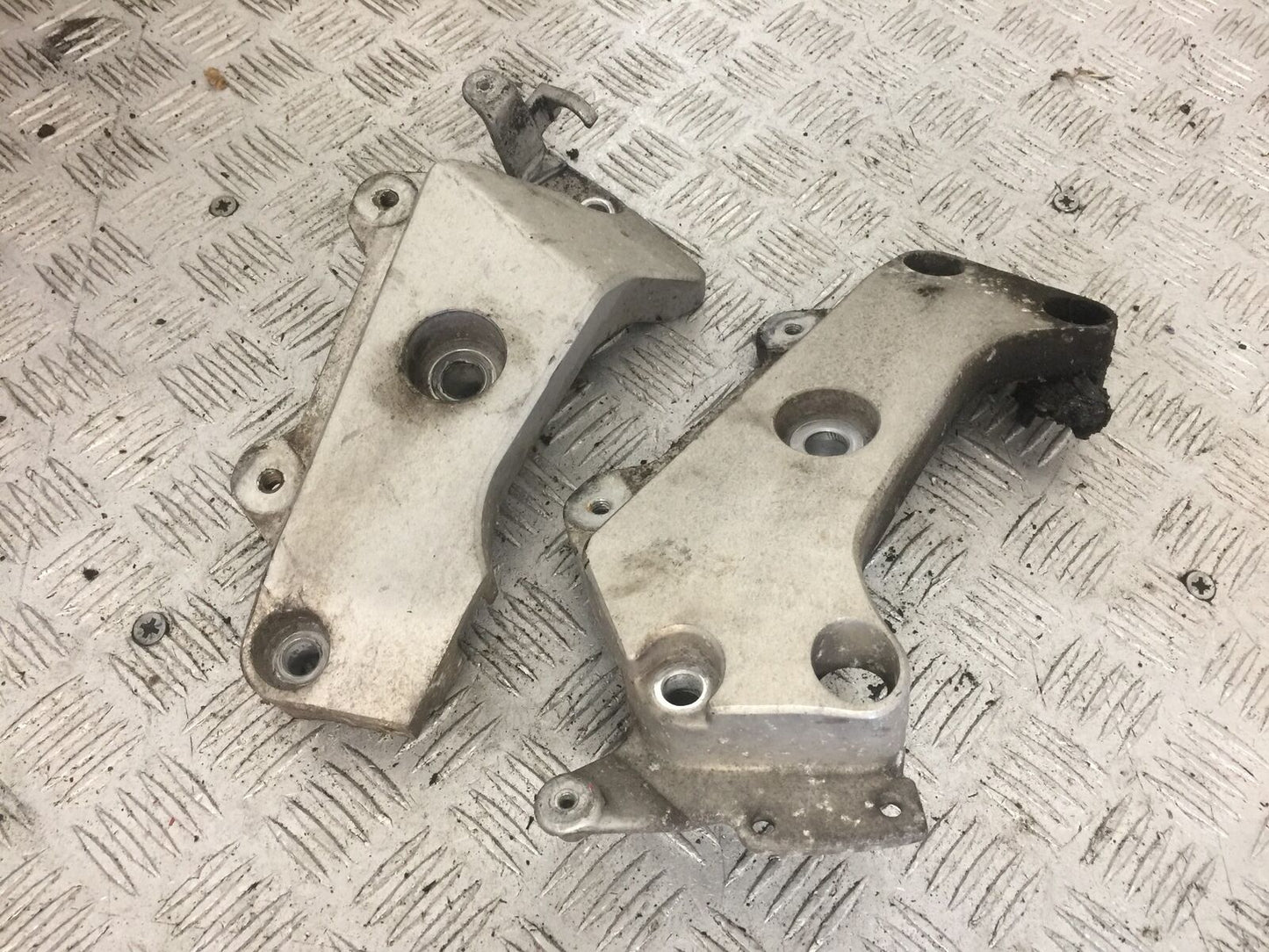 HONDA CB600 CB 600 HORNET ENGINE BRACKETS  YEAR 1999-02 (STOCK 865)