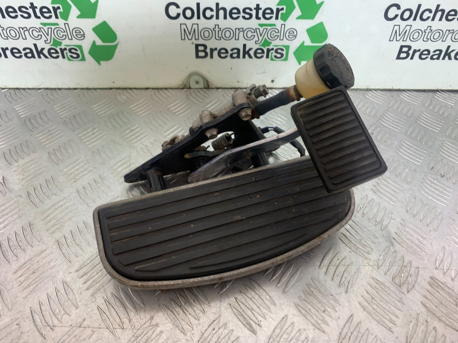 KAWASAKI VN1500 CLASSIC RIGHT FOOTBOARD YEAR 1999 -2006 (CMB1166)