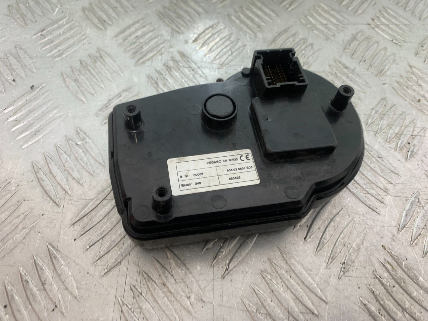 APRILIA 650 PAGASO STRADA CLOCKS SPEEDO DASH  YEAR 2005-2010 (CMB1260)